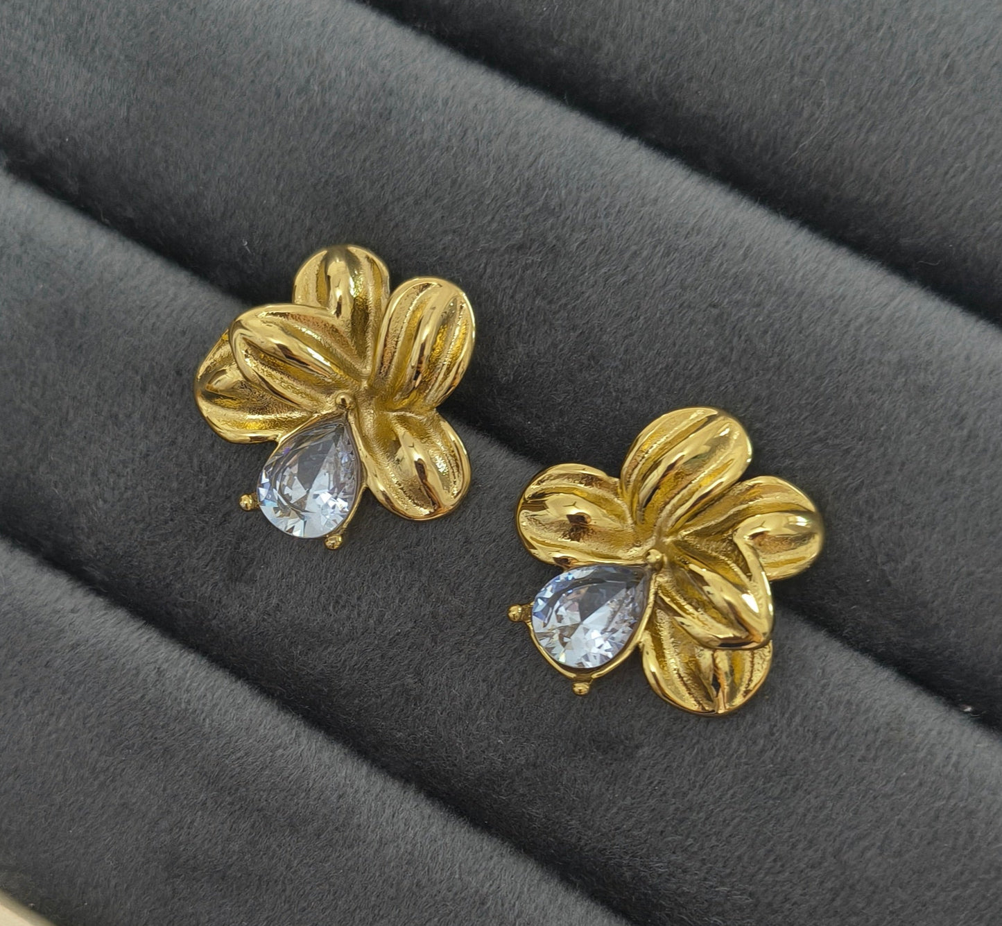 Vintage Big Flower & Diamond Stud Earrings 18K Gold Plated