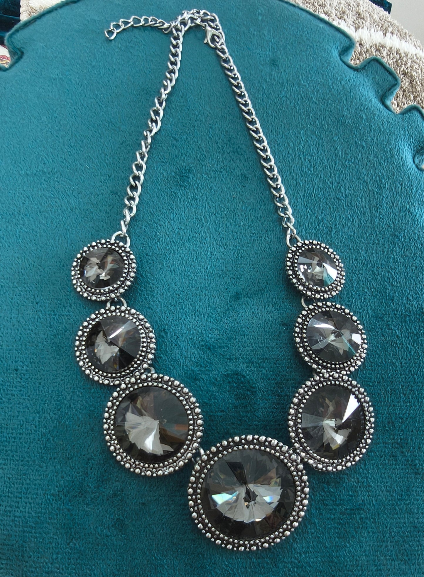 Western Style Glass Stone Silver Toned Boho Necklace