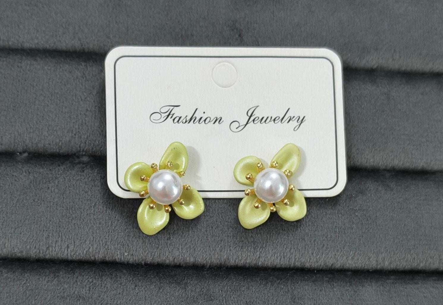 Anitarnish Green Pearl Flower Stud Earrings