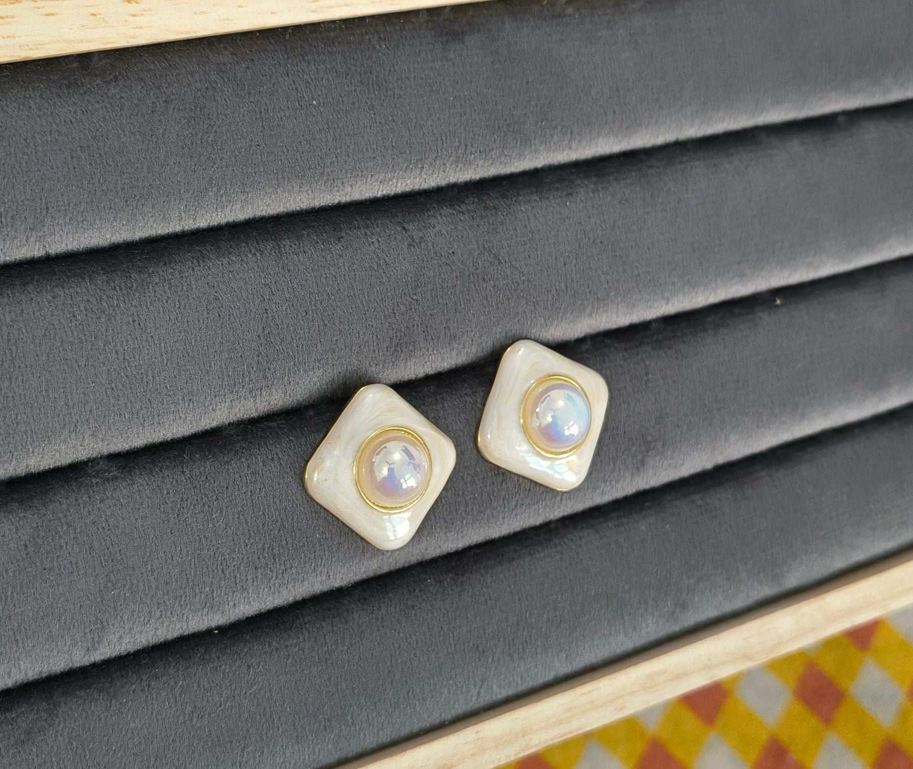 Anitarnish Round Pearl Square Shaped Enamel Stud Earrings 