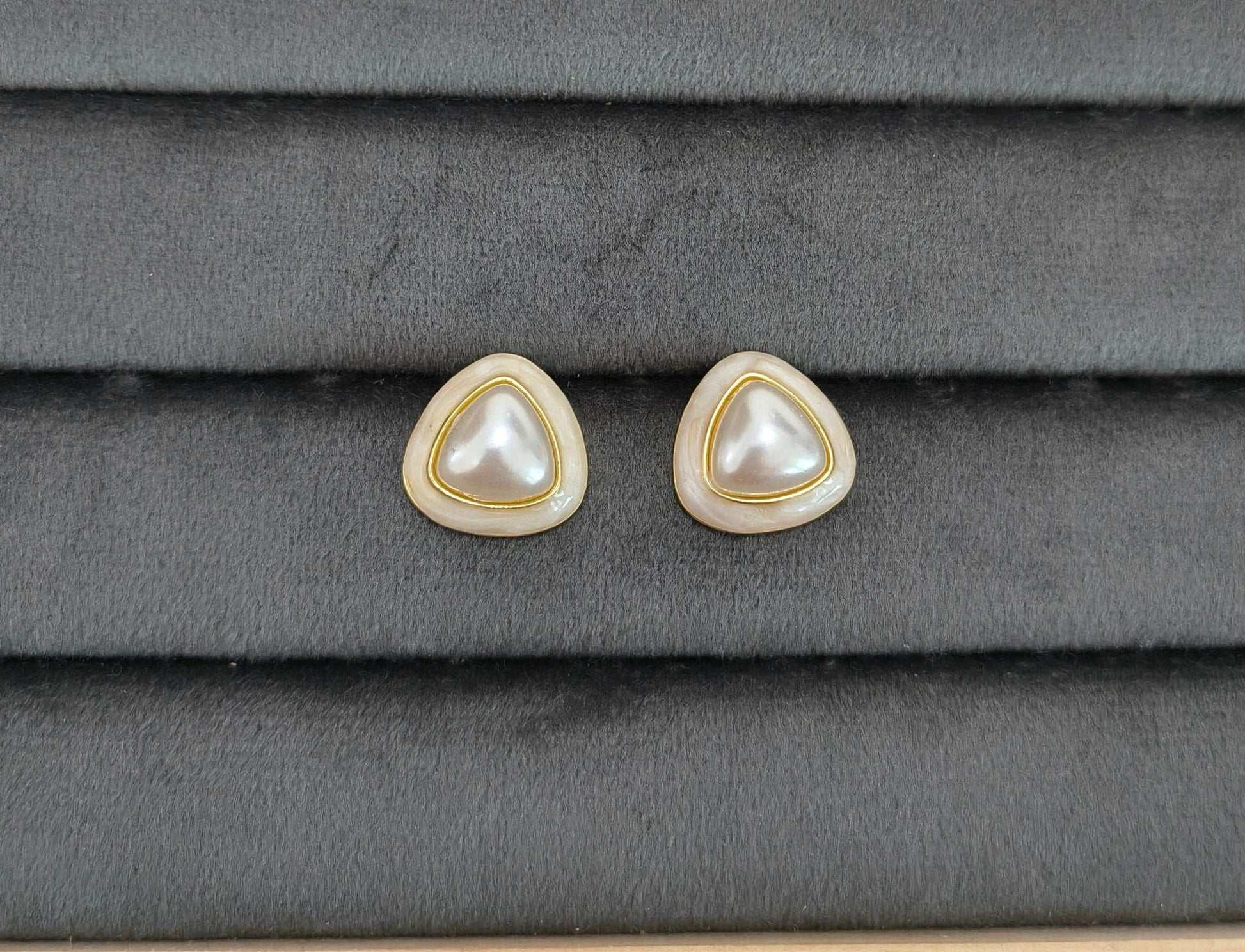 Anitarnish Triangle Shaped Pearl Enamel Stud Earrings