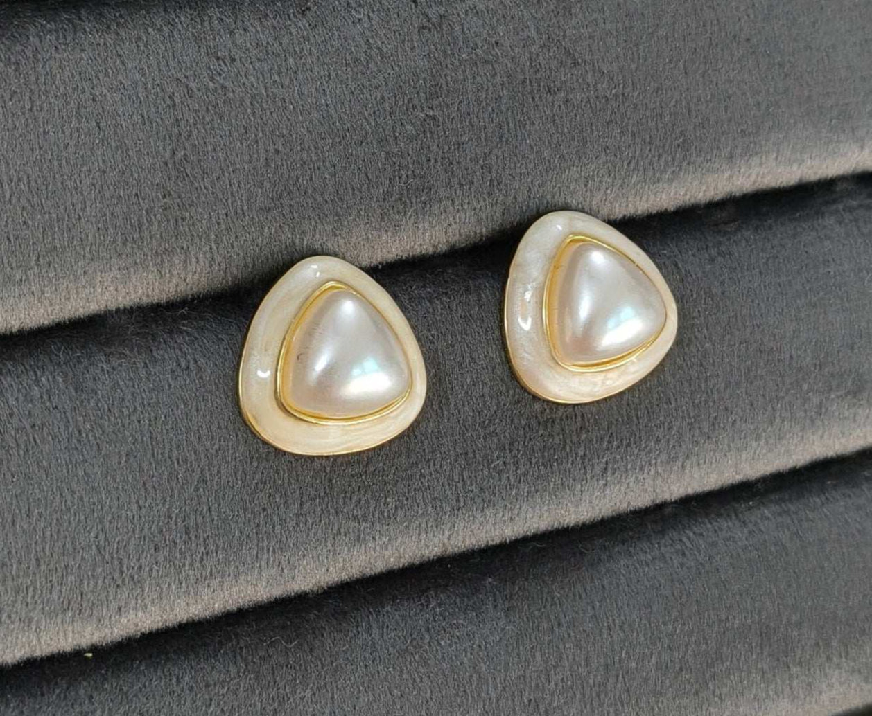 Anitarnish Triangle Shaped Pearl Enamel Stud Earrings