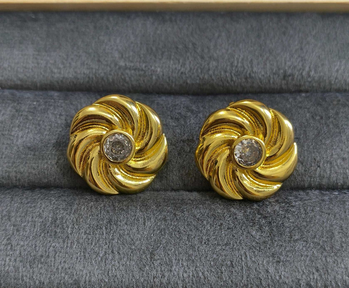 Anti Tarnish Bold Solitaire Flower Earrings 18K Gold Plated