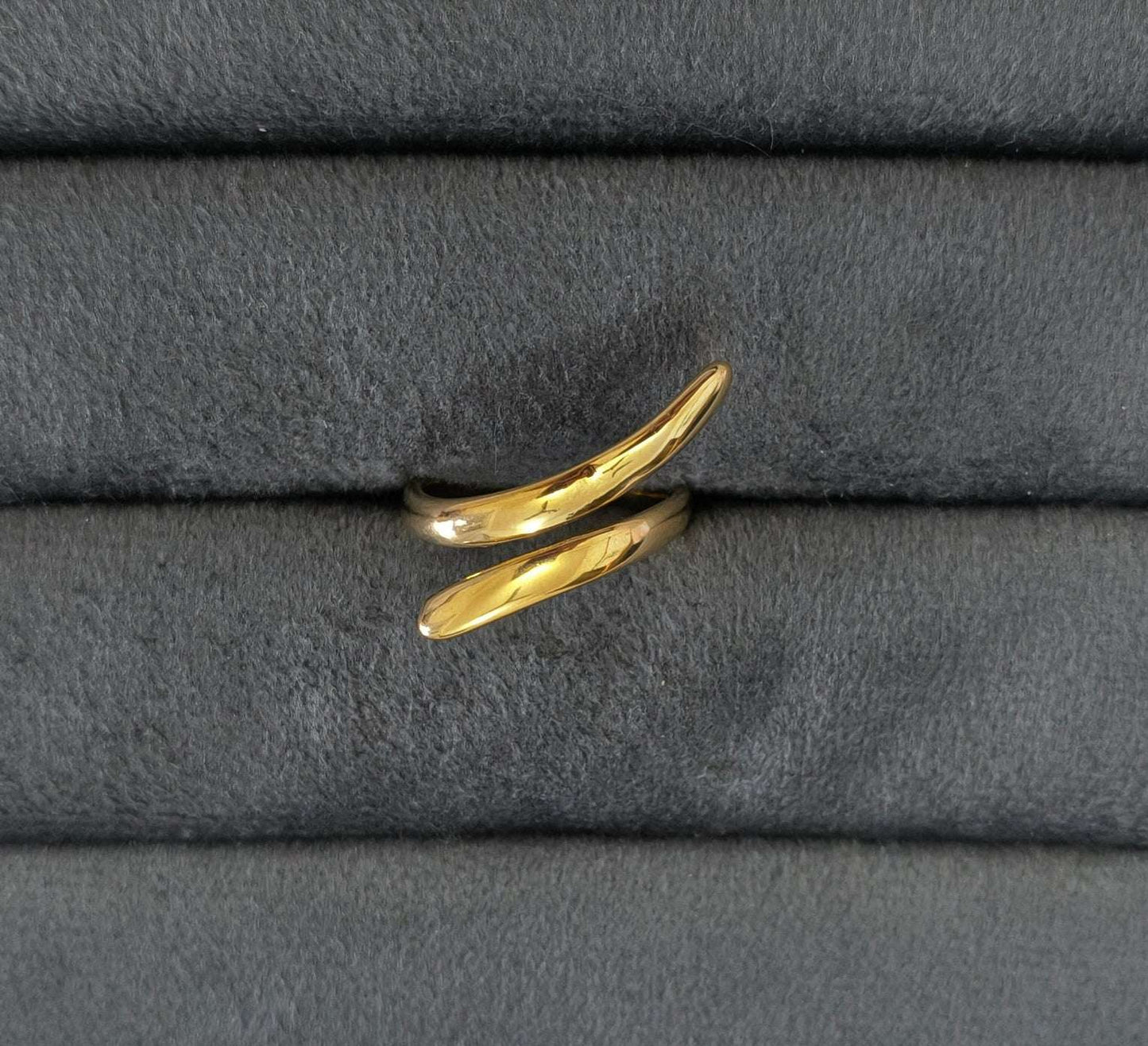 Anti Tarnish Curvy Statement Ring 18K Gold Plated