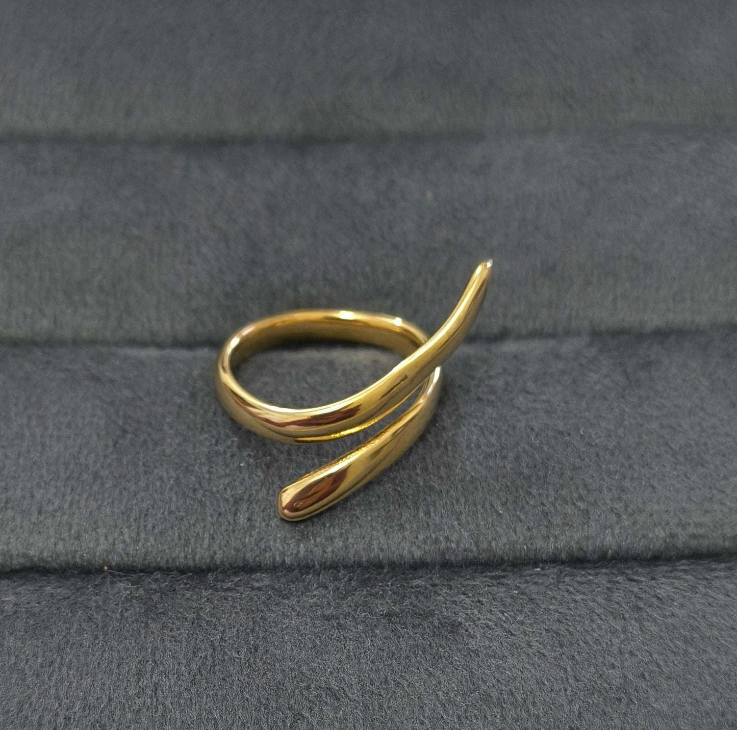 Anti Tarnish Curvy Statement Ring 18K Gold Plated