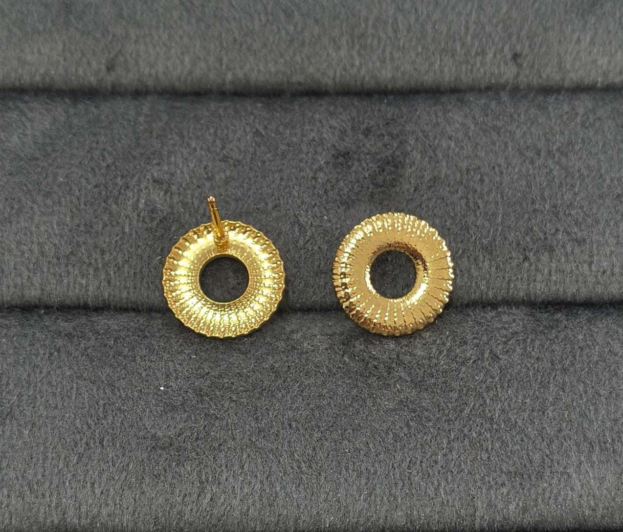 Anti Tarnish Dainty Disc Stud Earrings 18K Gold Plated