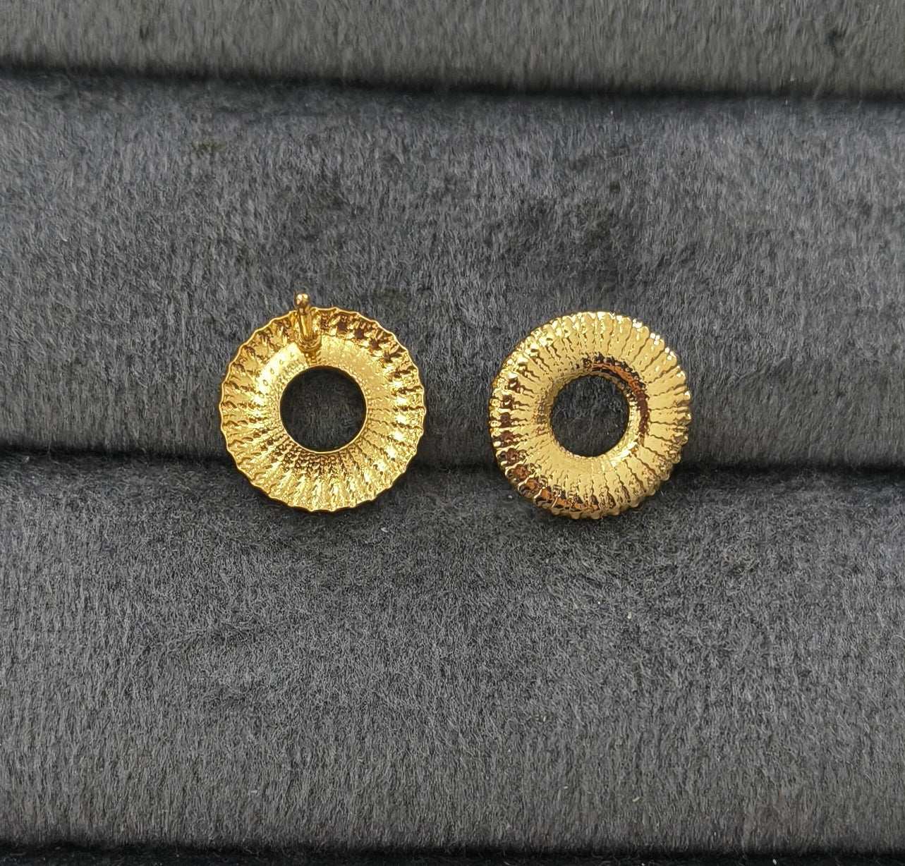Anti Tarnish Dainty Disc Stud Earrings 18K Gold Plated