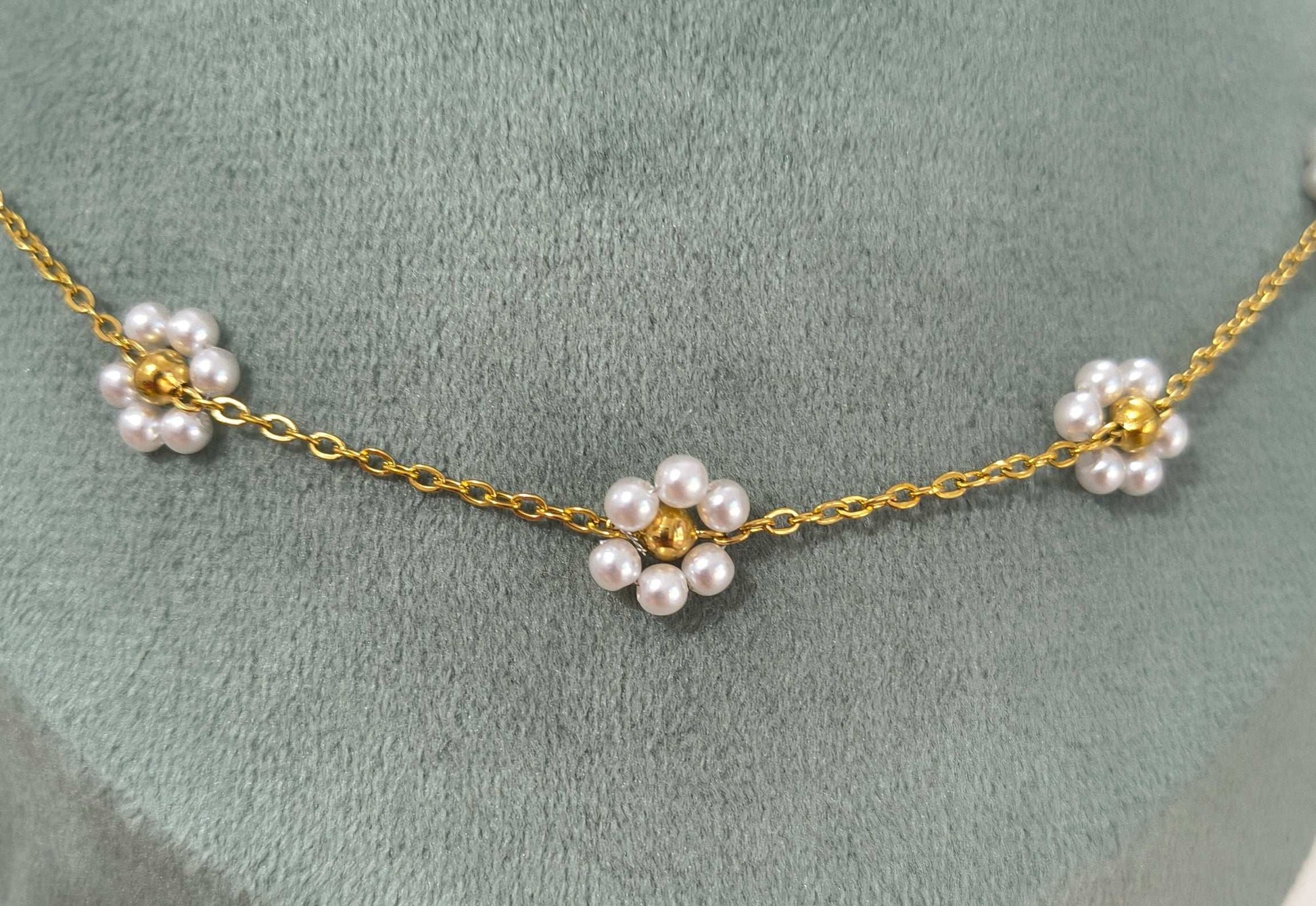 Anti Tarnish Daisy Pearl Necklace 18K Gold Plated