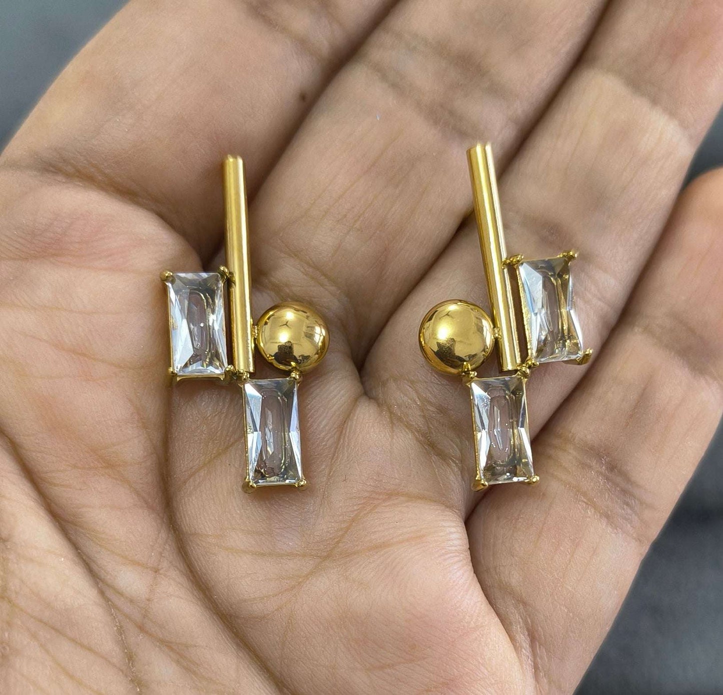 Anti Tarnish Elegant Party Stud Earrings 18K Gold Plated