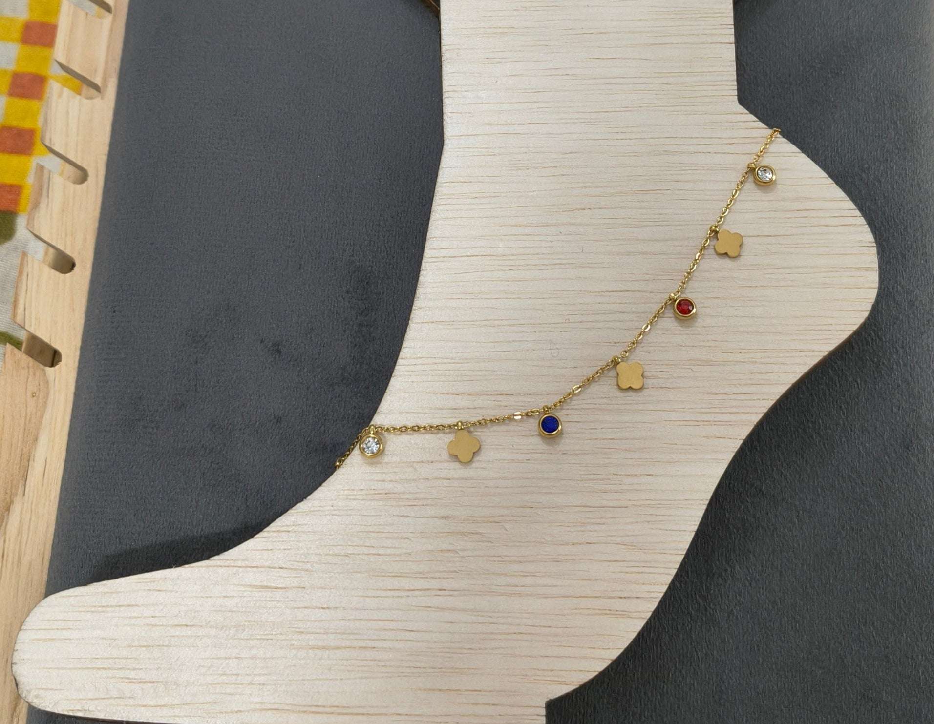 Anti Tarnish Golden Clover Charm Anklet 18K Gold Plated
