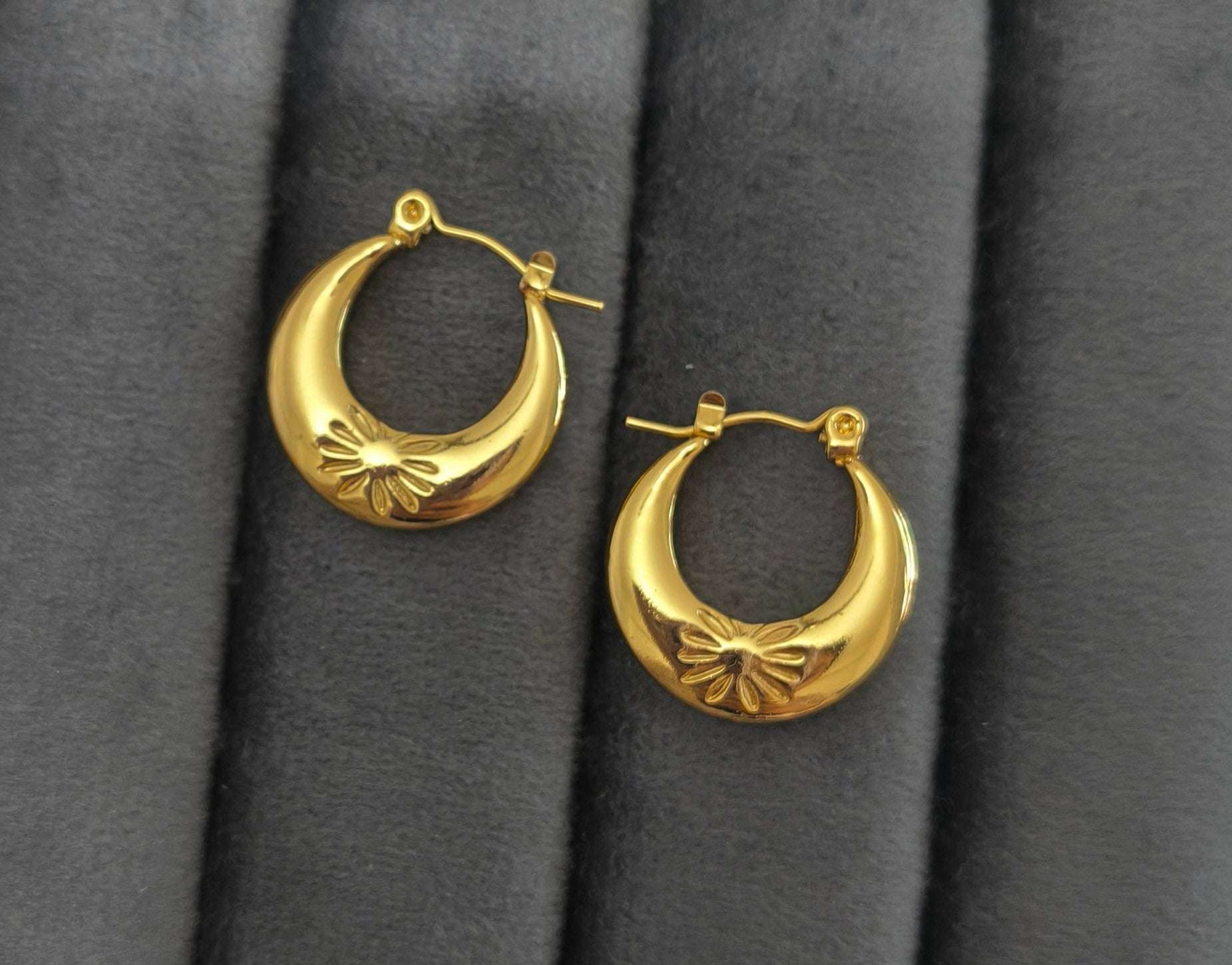 Anti Tarnish Golden Flower Hoop Earrings 18K Gold Plated