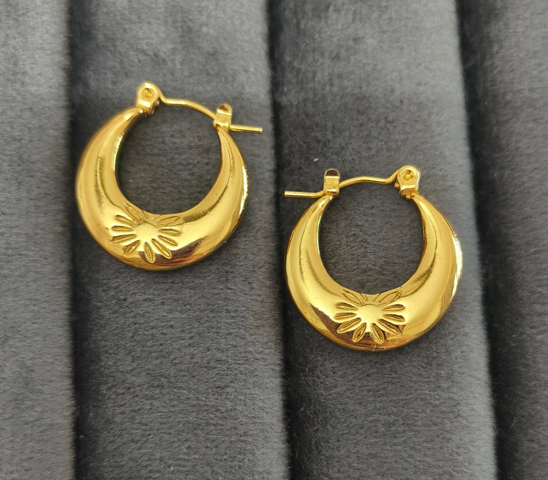 Anti Tarnish Golden Flower Hoop Earrings 18K Gold Plated