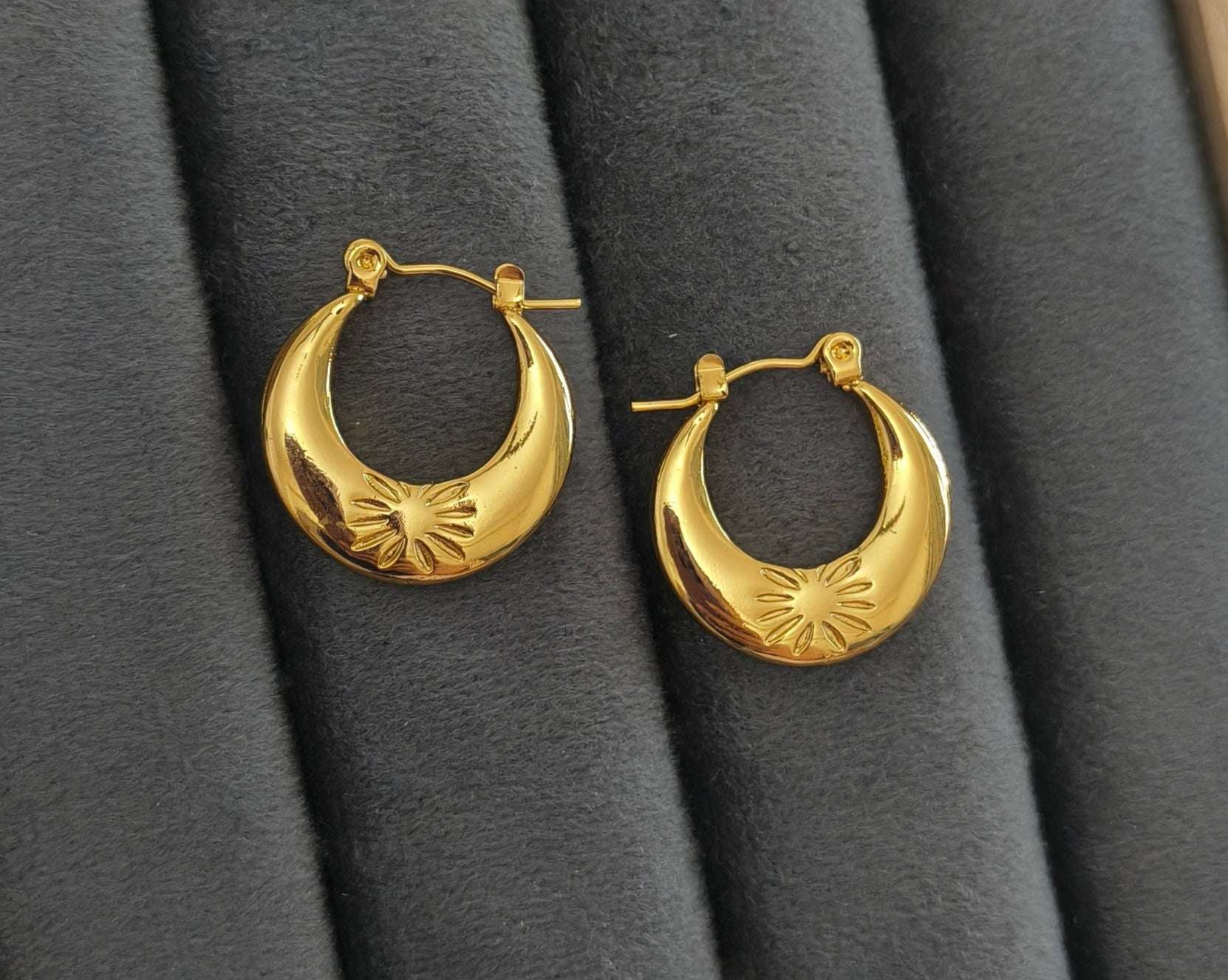 Anti Tarnish Golden Flower Hoop Earrings 18K Gold Plated