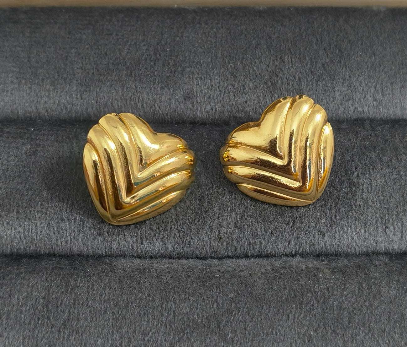 Anti Tarnish Love Rays Heart Stud Earrings 18K Gold Plated