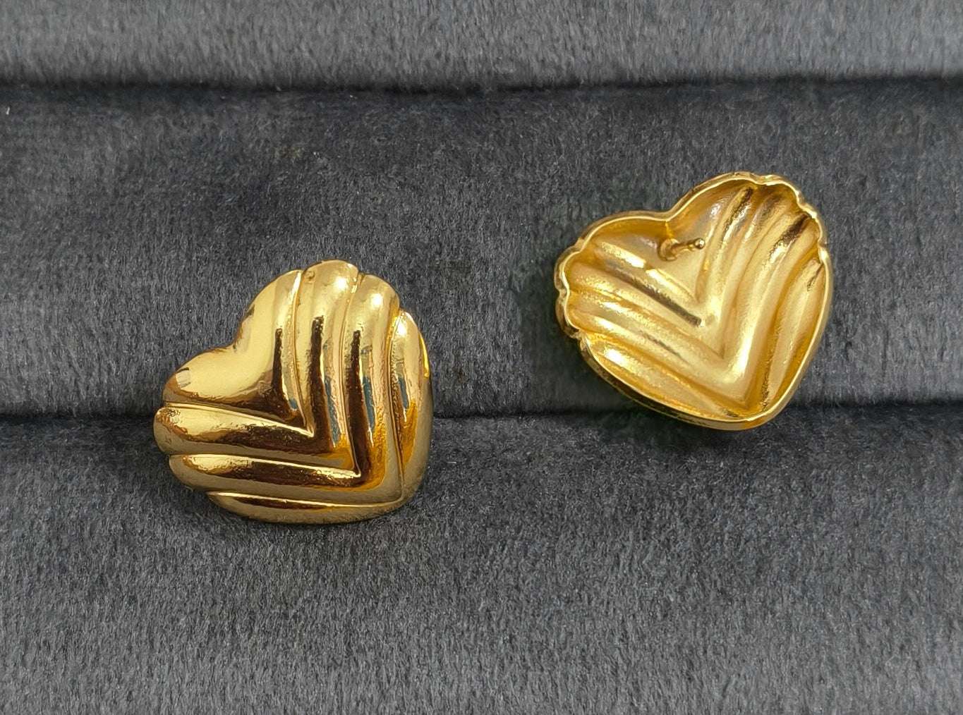 Anti Tarnish Love Rays Heart Stud Earrings 18K Gold Plated