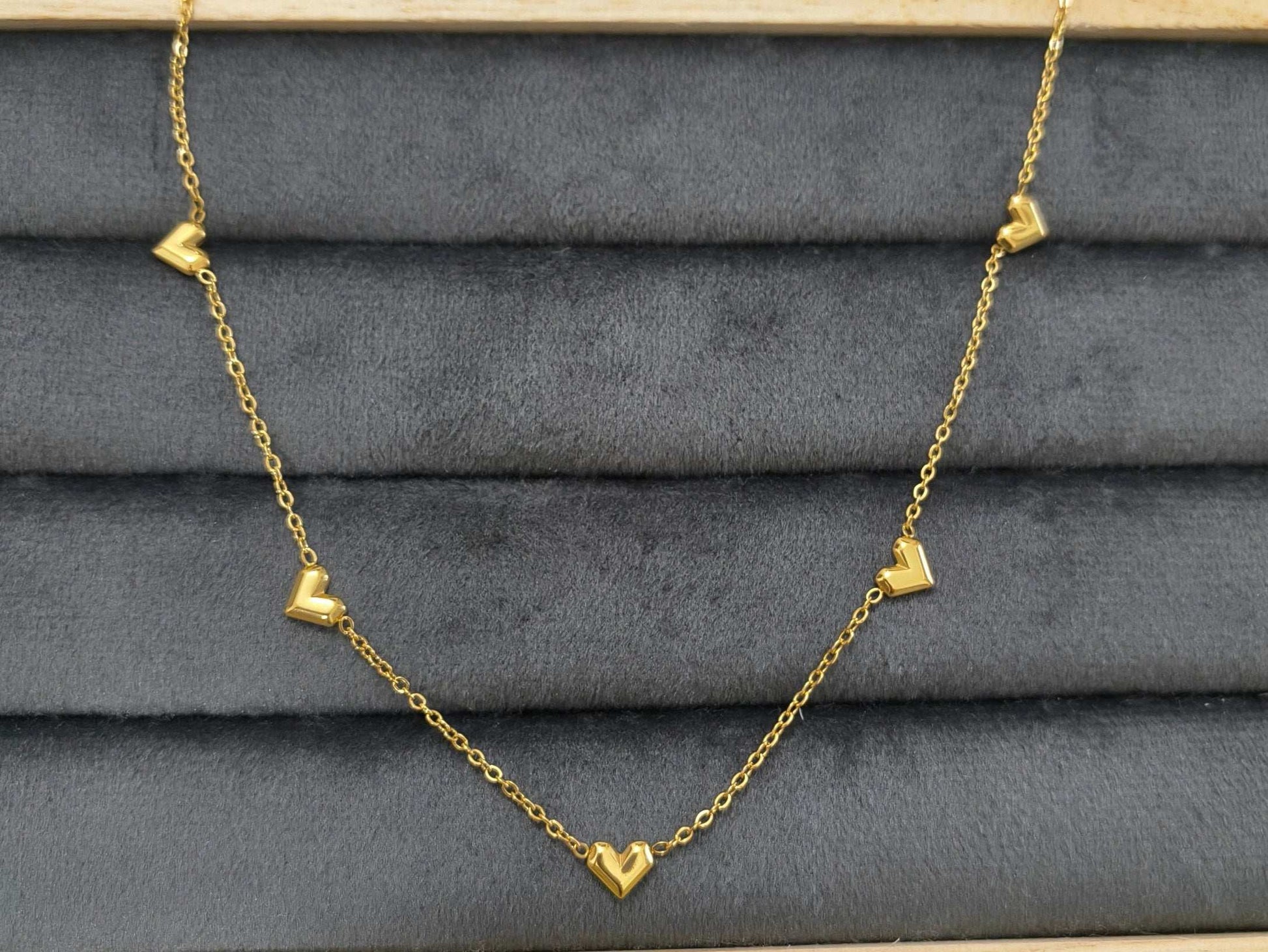 Anti Tarnish Minimal Hearts Chain Necklace 18K Gold Plated
