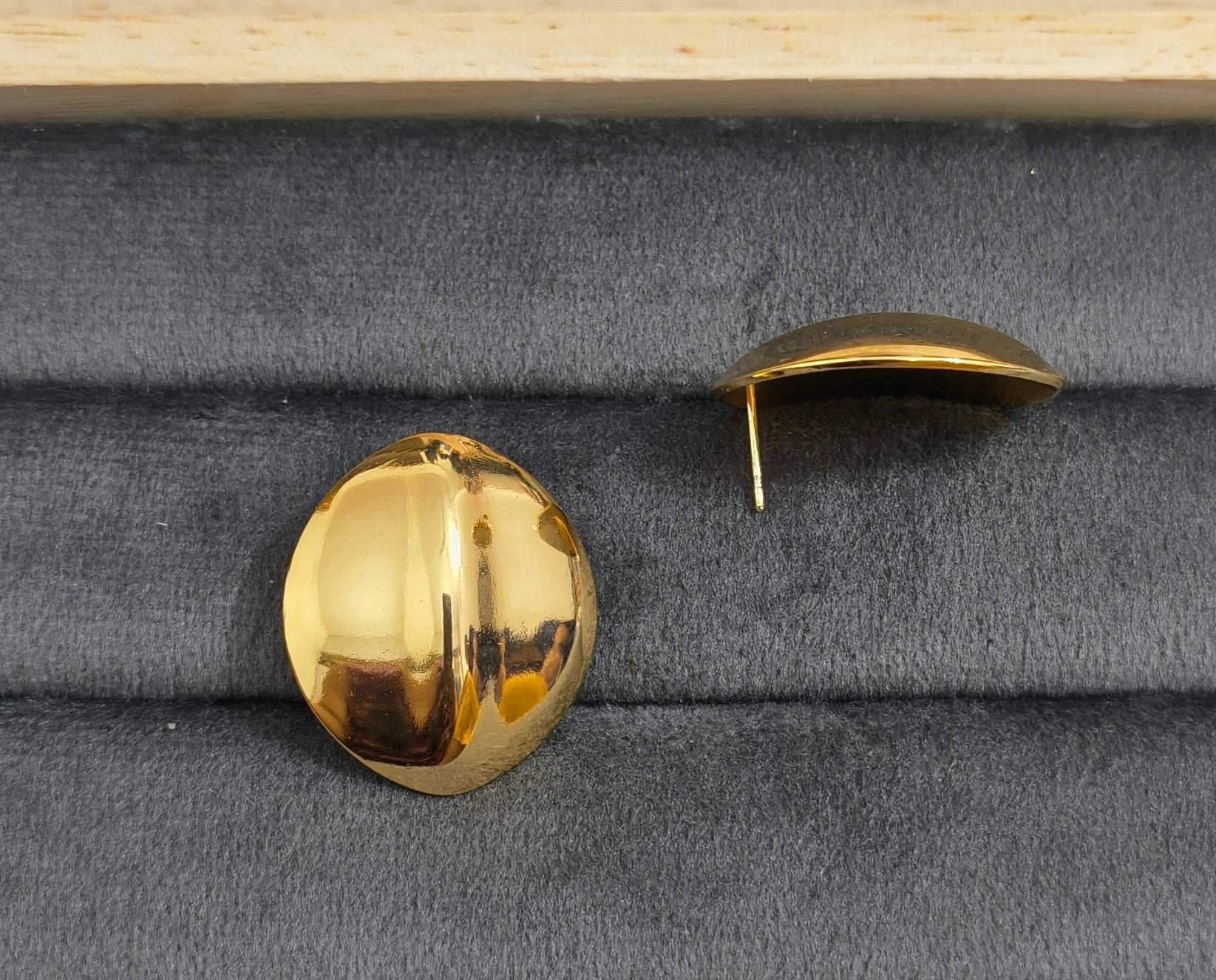 Anti Tarnish Round Big Stud Earrings 18K Gold Plated