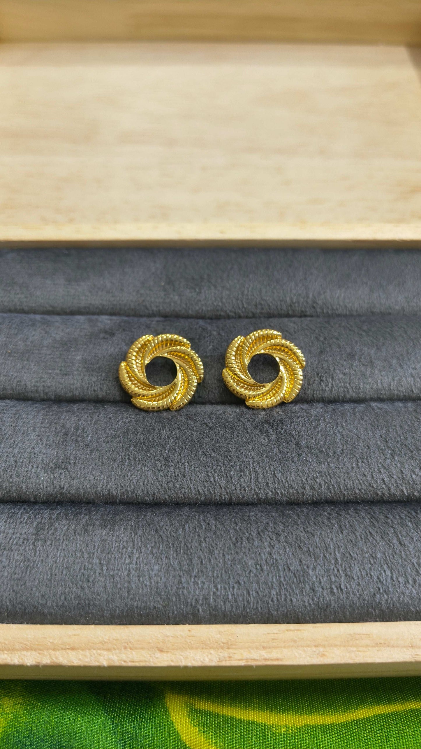 Anti Tarnish Spiral Gold Knot Stud Earrings 18K Gold Plated