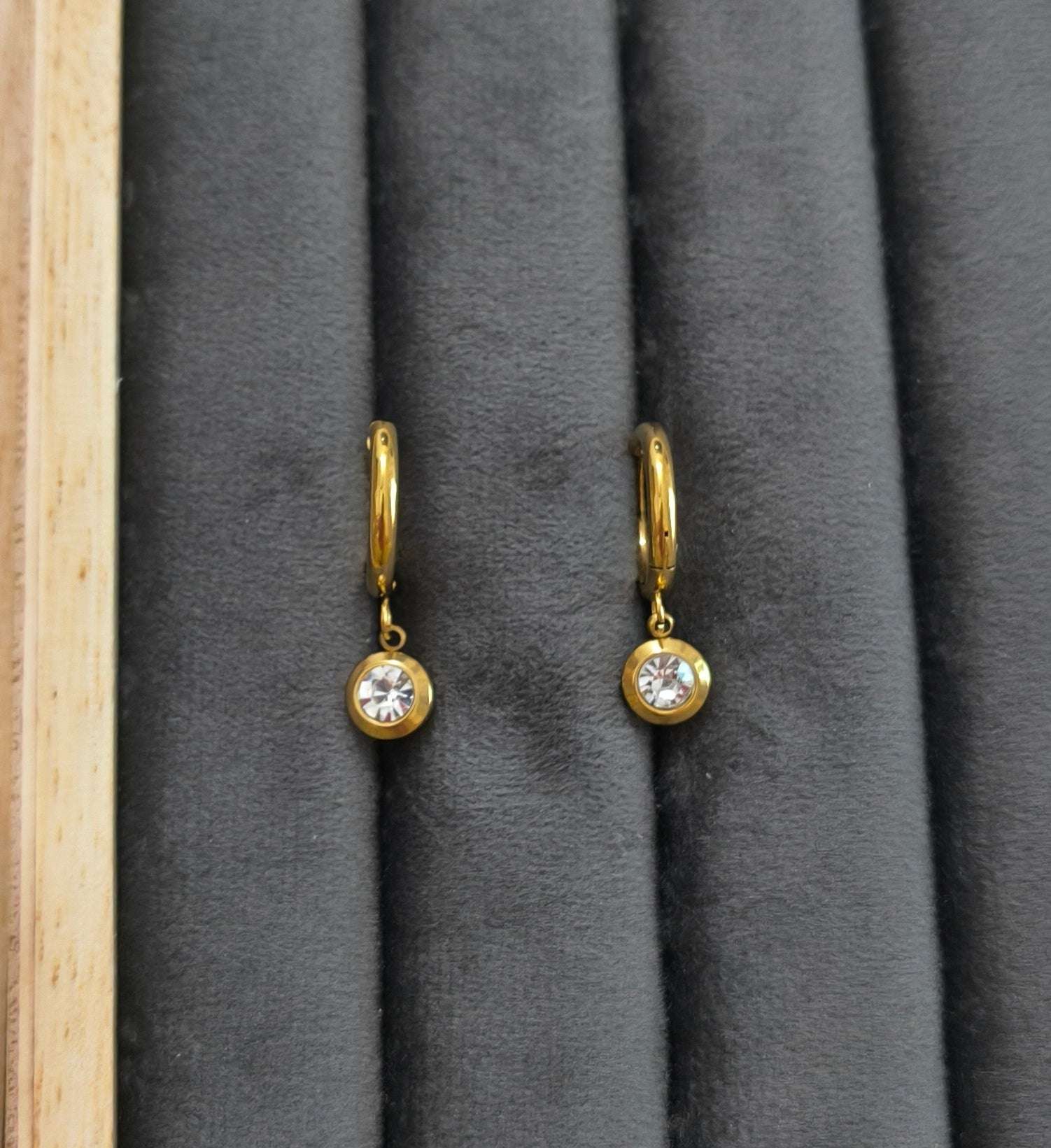 Anti Tarnish Trendy Solitaire Dangler Earrings 18K Gold Plated