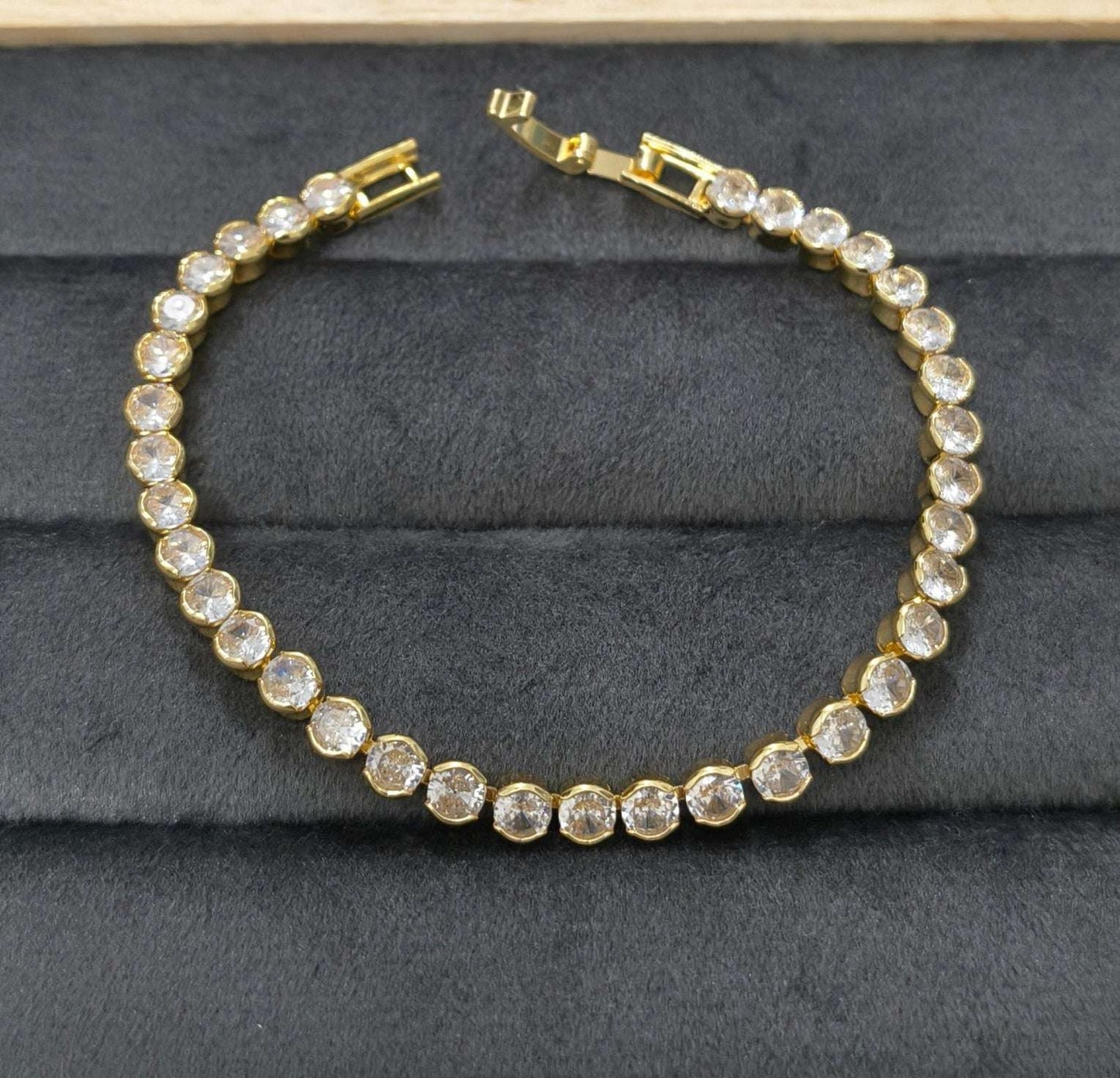 Anti Tarnish Zircon Studded Solitaire Bracelet