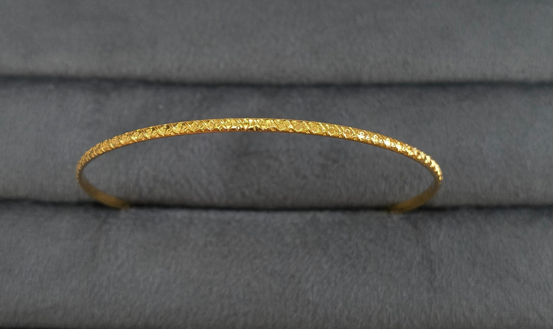 Anti Tarnish Bangle Bracelet Dainty Pattern 18K Gold Plated