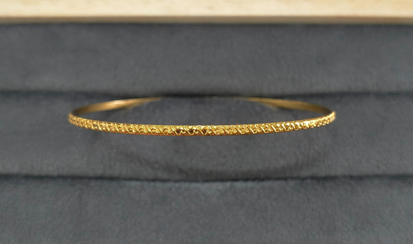Anti Tarnish Bangle Bracelet Dainty Pattern 18K Gold Plated