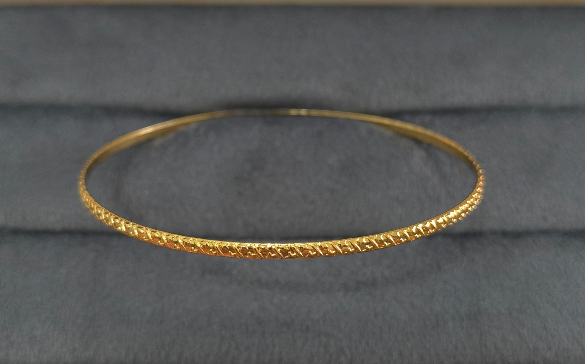 Anti Tarnish Bangle Bracelet Dainty Pattern 18K Gold Plated