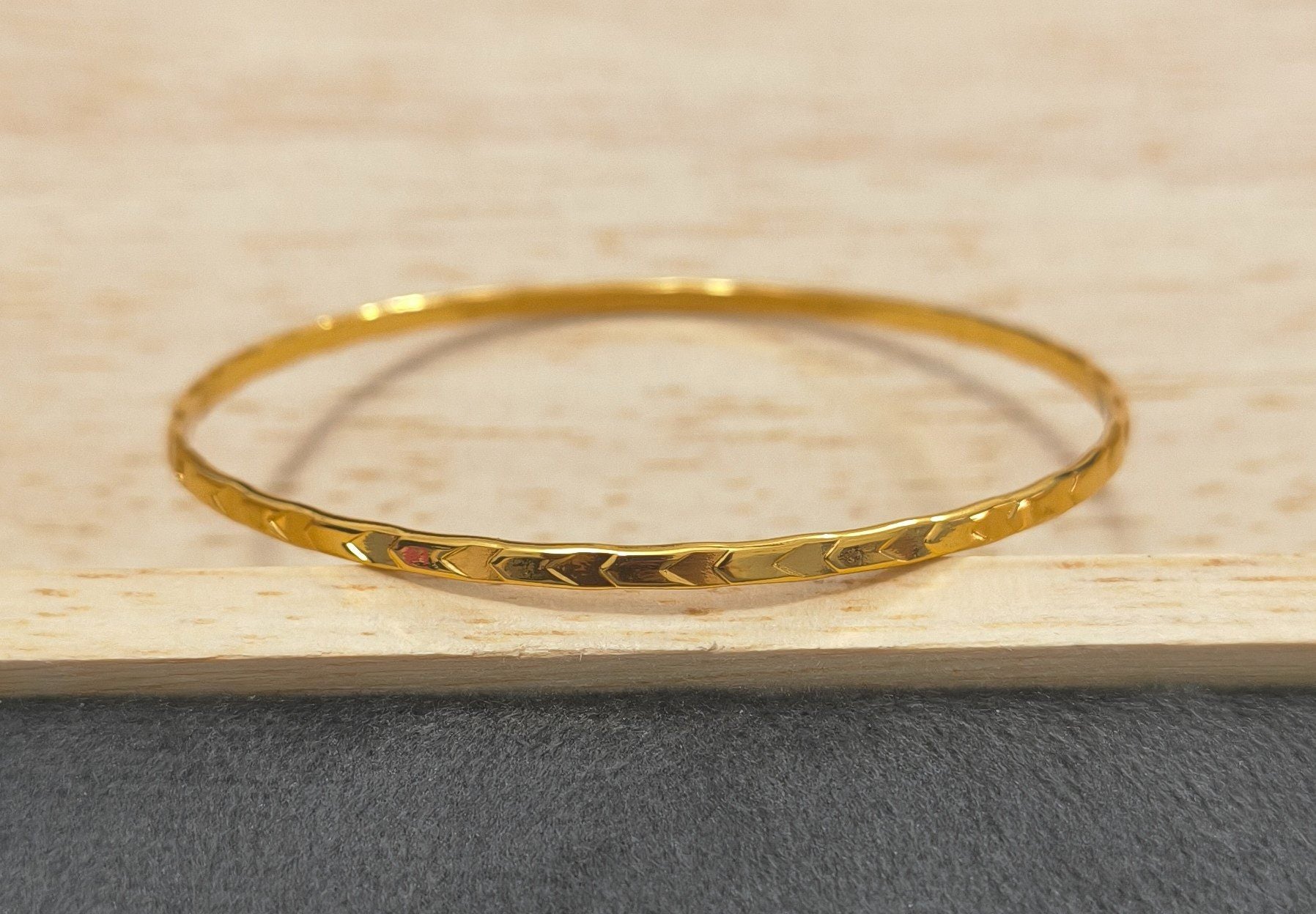 Anti Tarnish Bangle Chevron Print Thin 18K Gold Plated