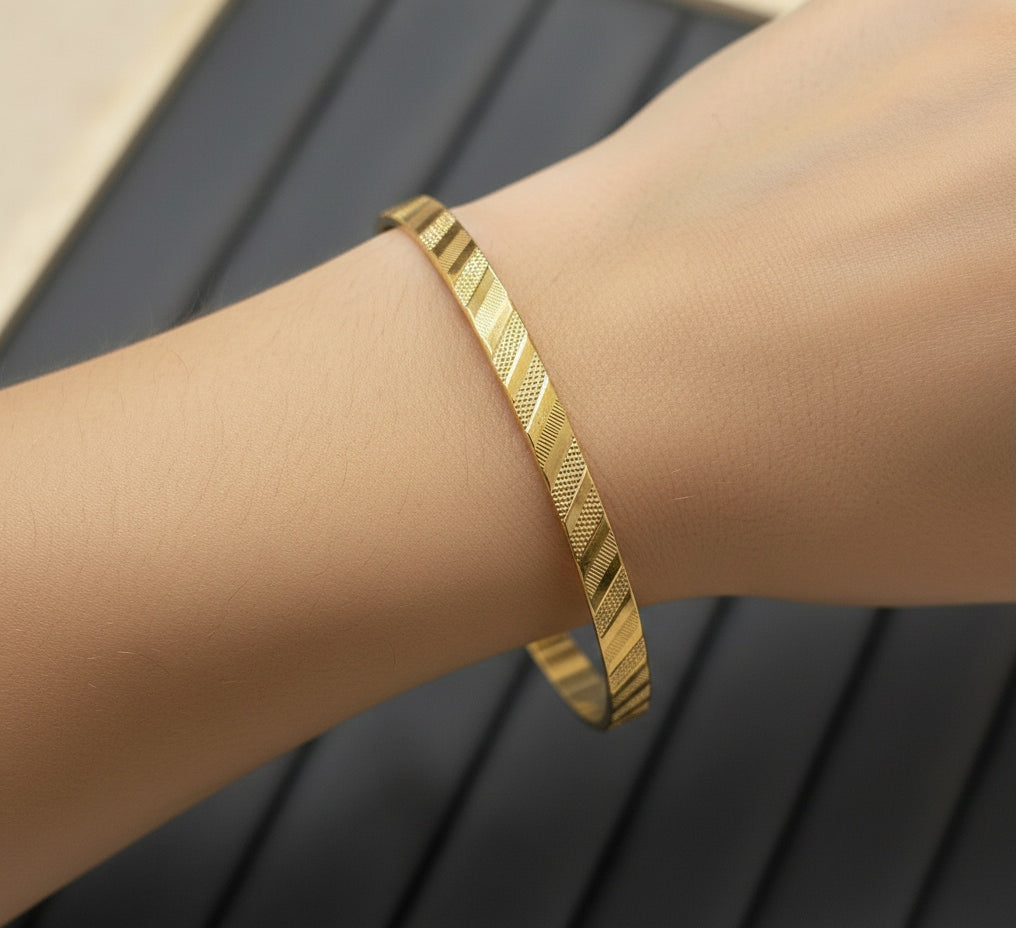 Anti Tarnish Bangle Dazzling Print 18K Gold Plated