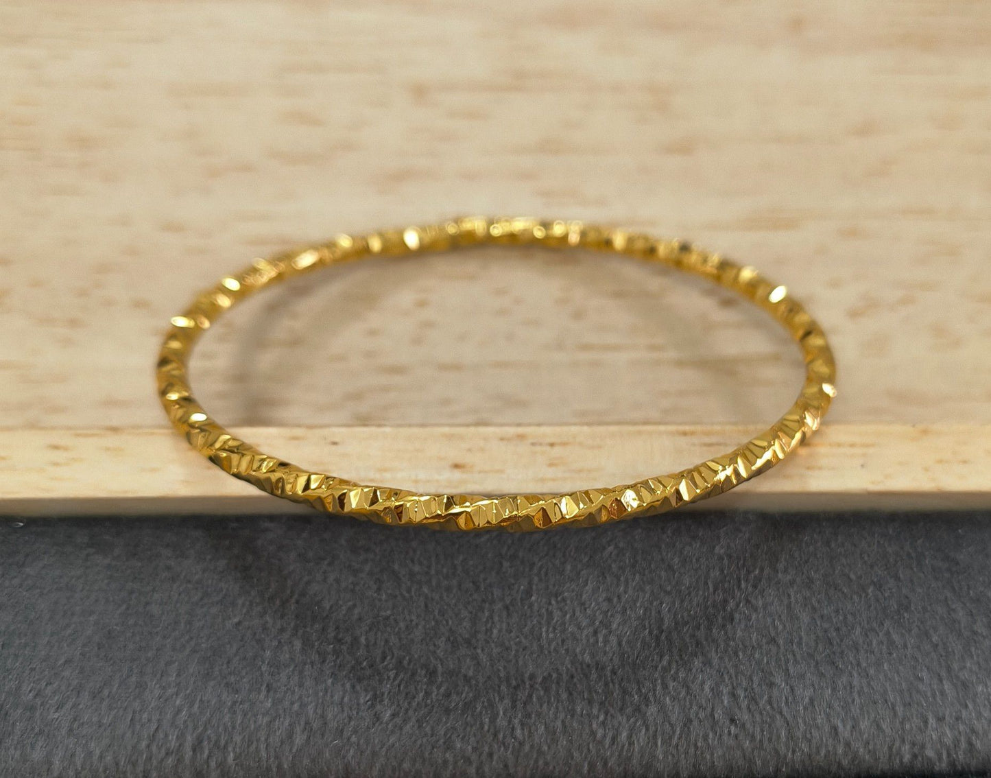 Anti Tarnish Bangle Diamond Cut Design 18K Gold Plated