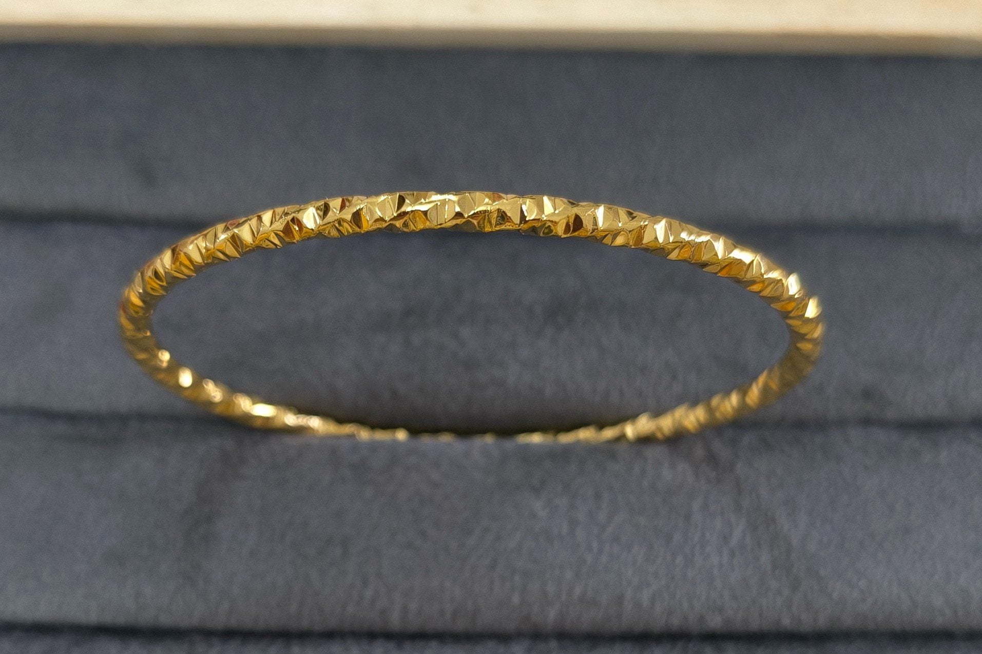 Anti Tarnish Bangle Diamond Cut Design 18K Gold Plated