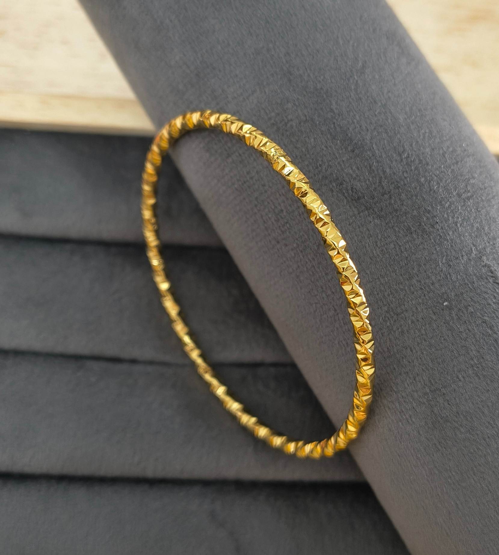 Anti Tarnish Bangle Diamond Cut Design 18K Gold Plated