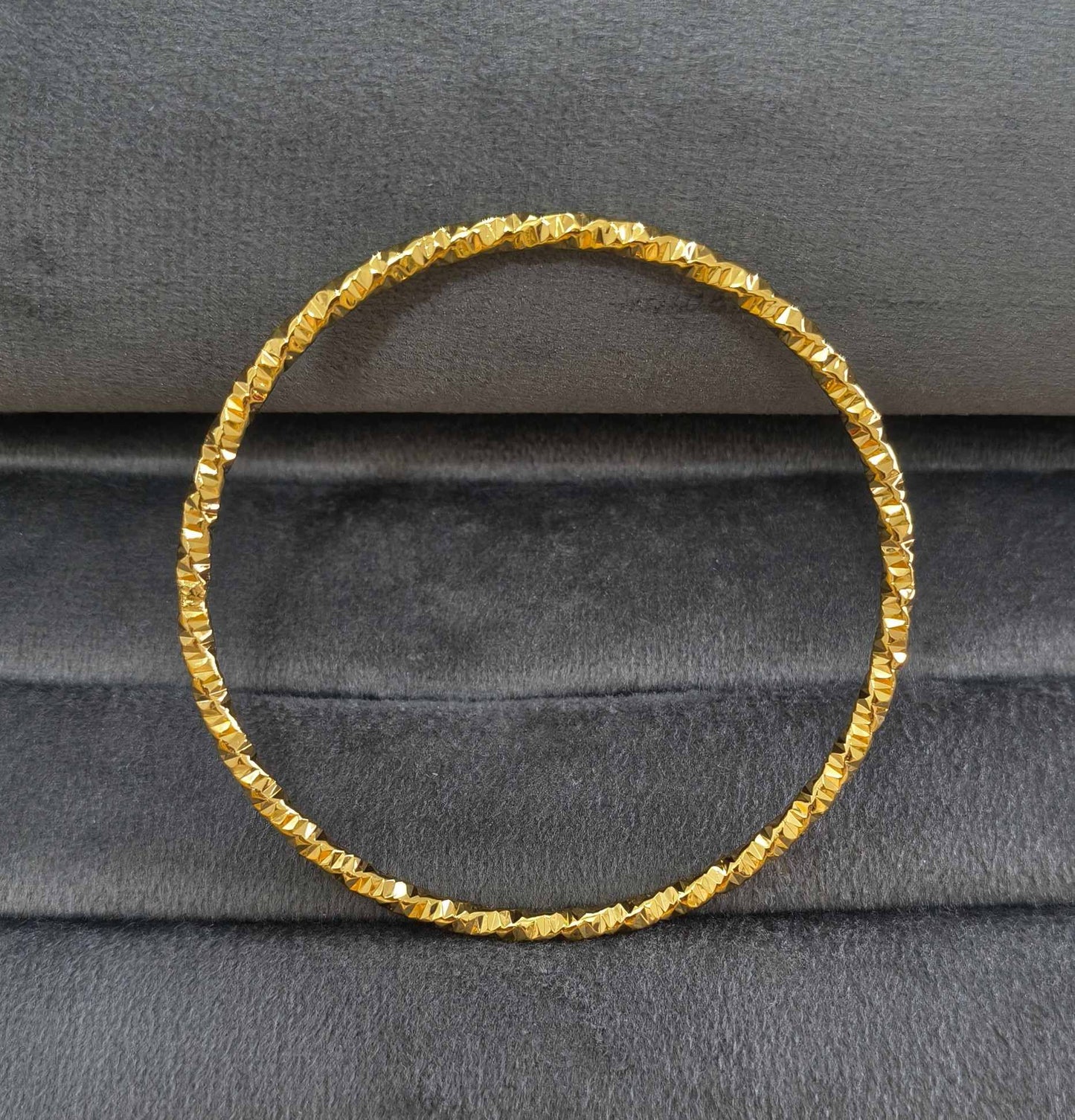 Anti Tarnish Bangle Diamond Cut Design 18K Gold Plated