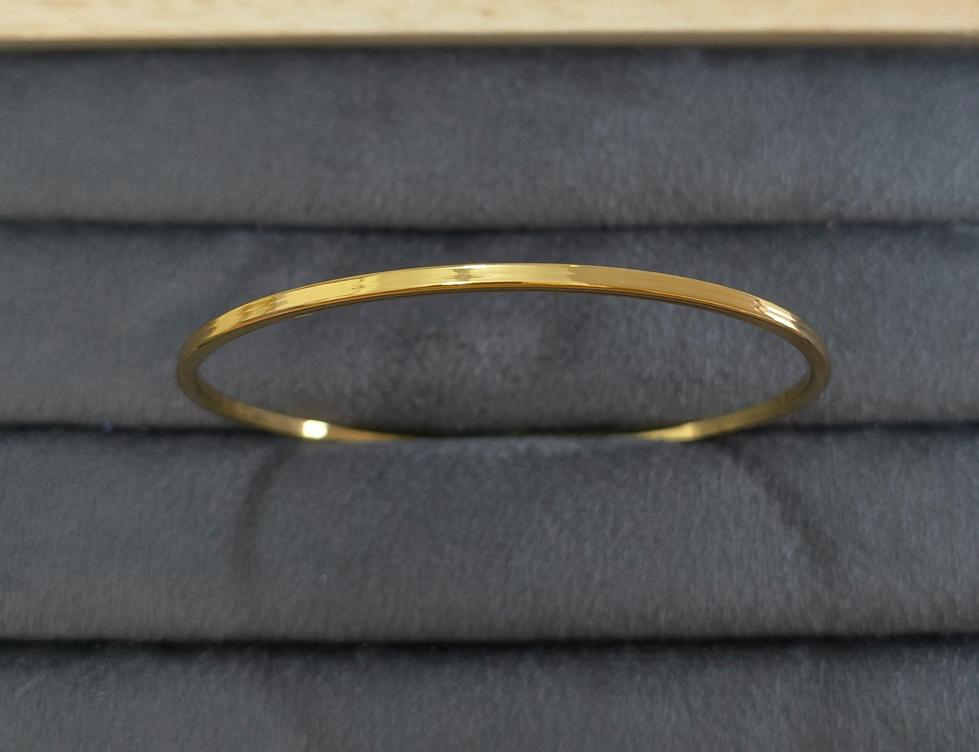 Anti Tarnish Bangle Elegant Flat Bracelet 18K Gold Plated