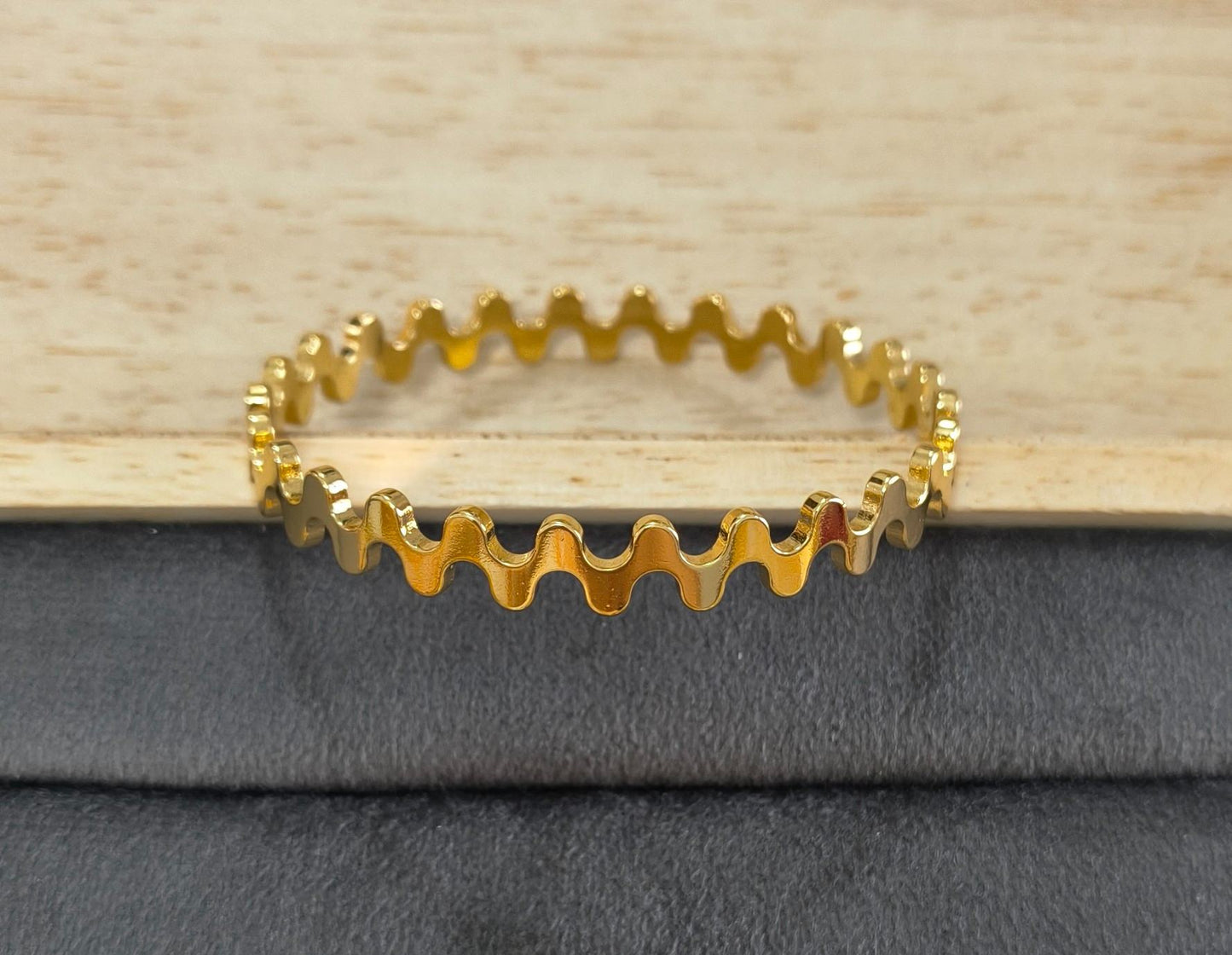 Anti Tarnish Bangle Plain Thick Wavy Design 18K Gold Plated