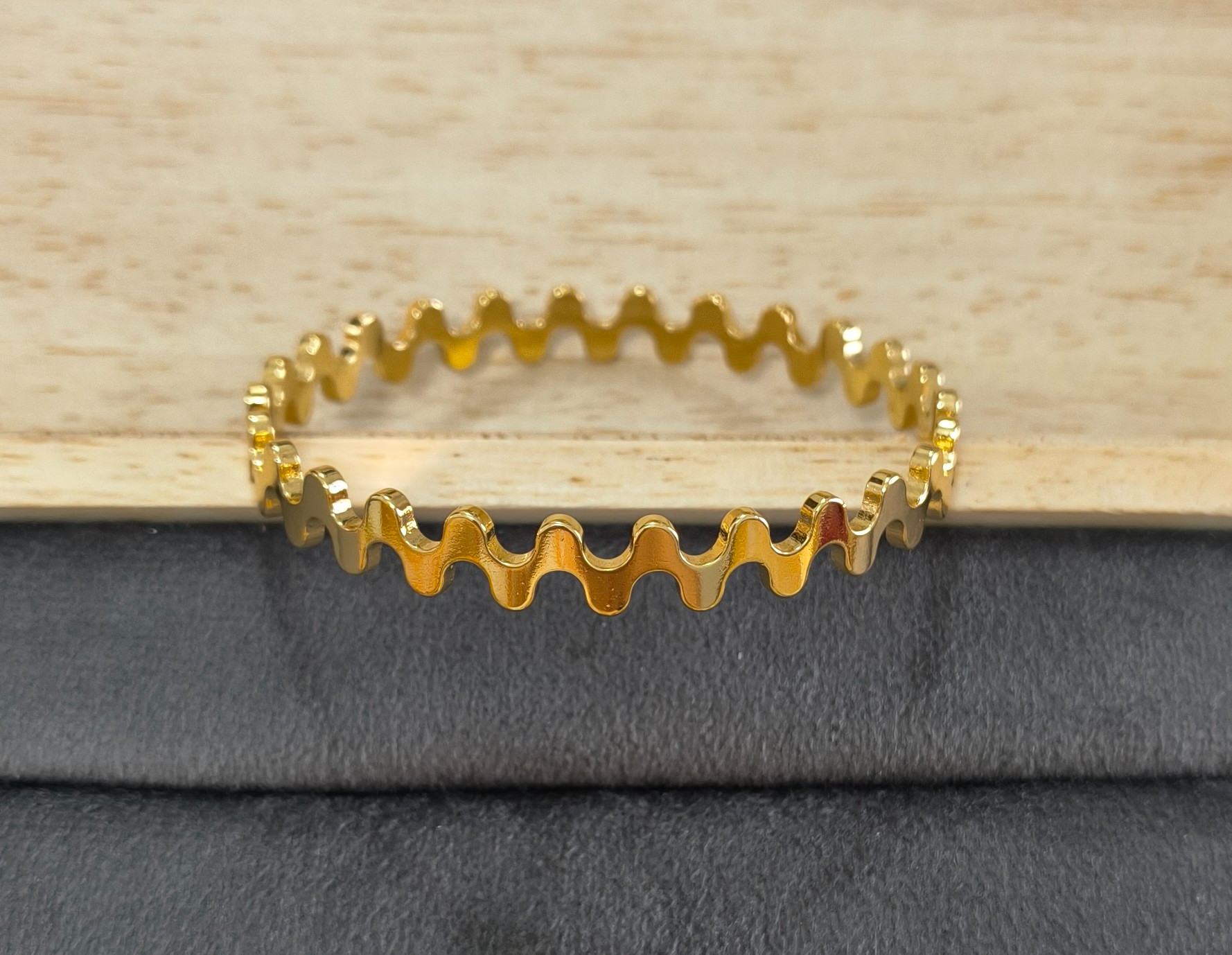 Anti Tarnish Bangle Plain Thick Wavy Design 18K Gold Plated