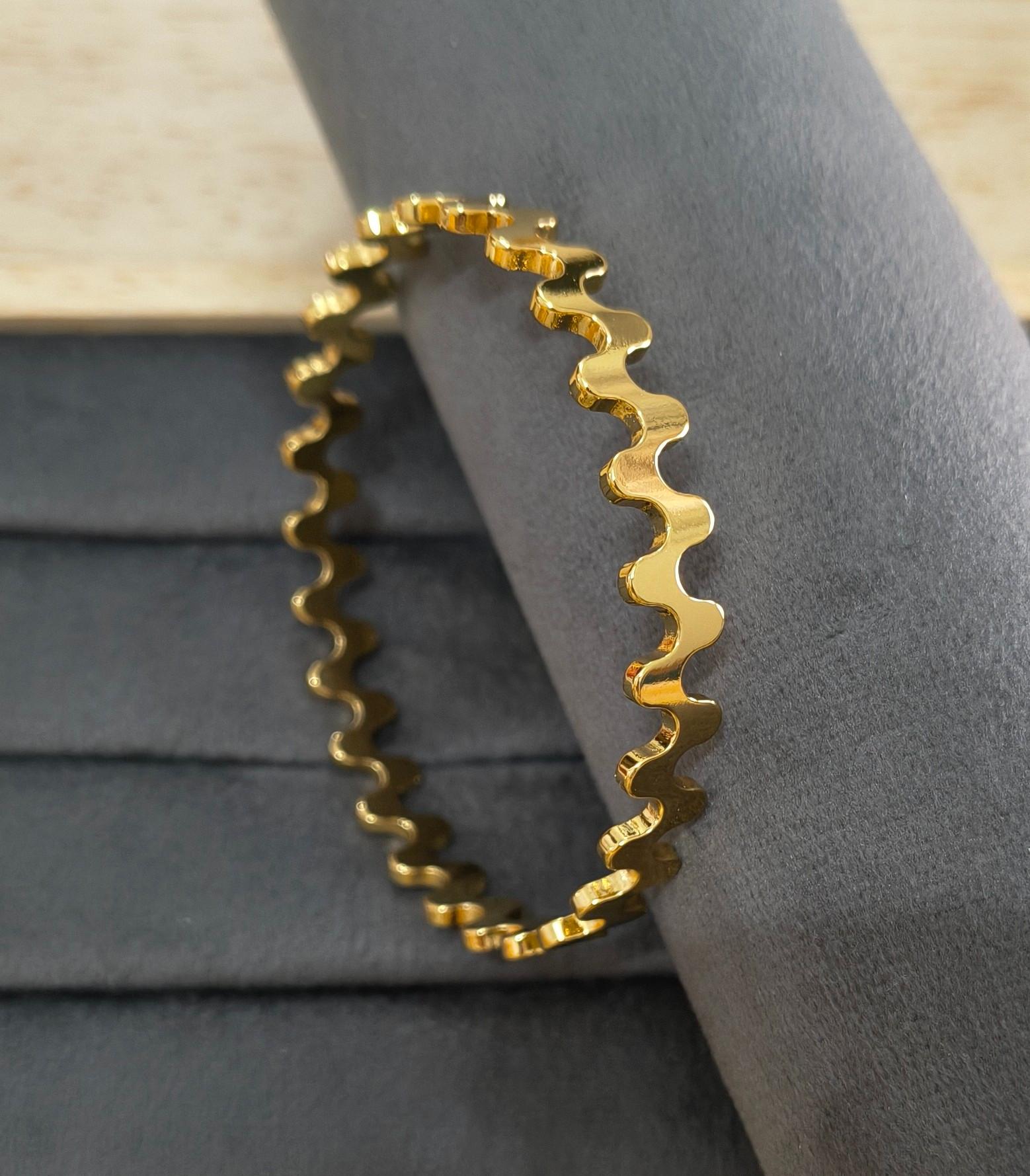 Anti Tarnish Bangle Plain Thick Wavy Design 18K Gold Plated