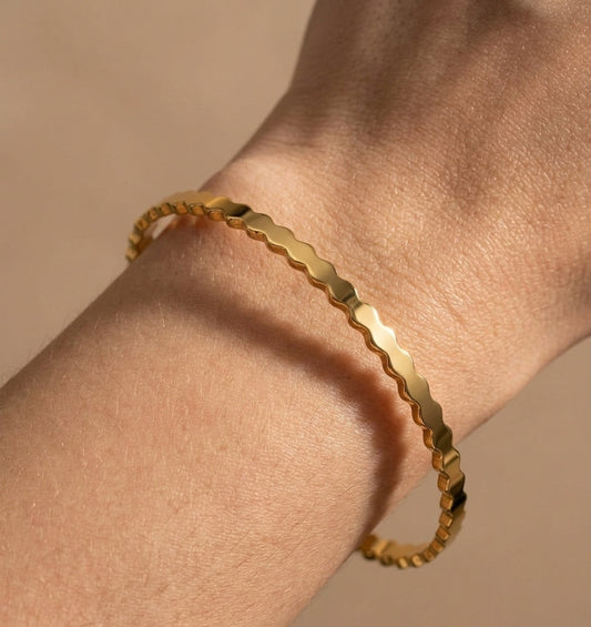 Anti Tarnish Bangle Scalloped Wave Design 18K Gold Plated