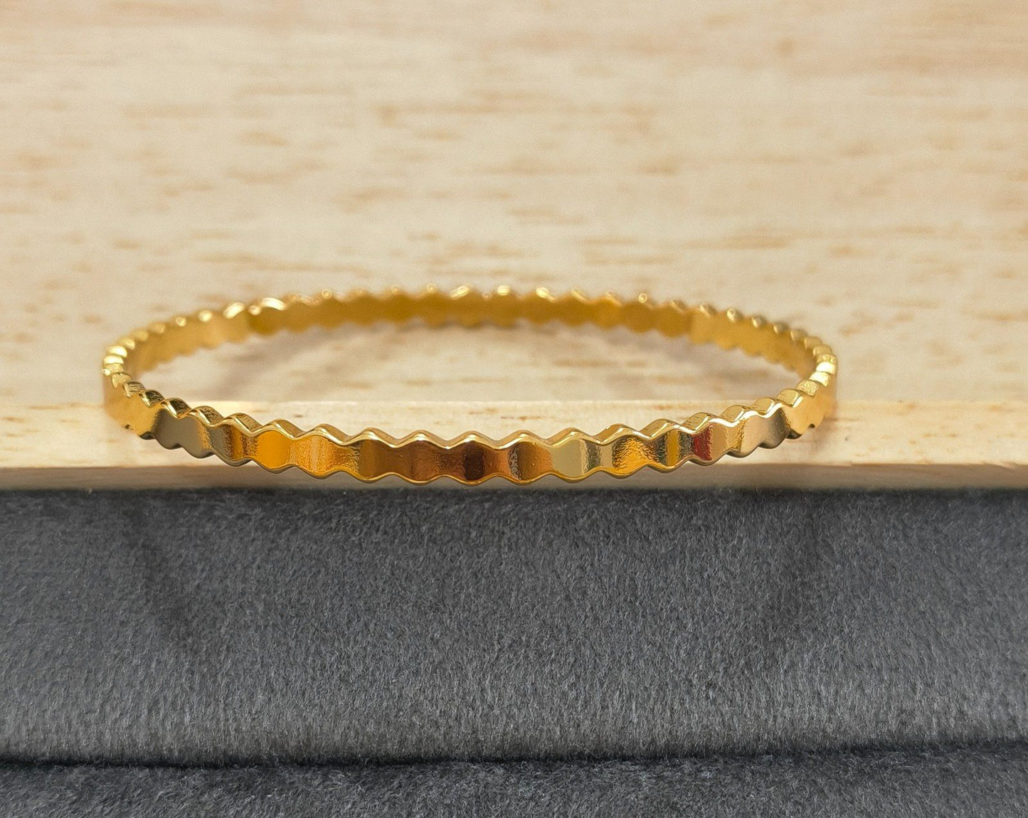 Anti Tarnish Bangle Scalloped Wave Design 18K Gold Plated