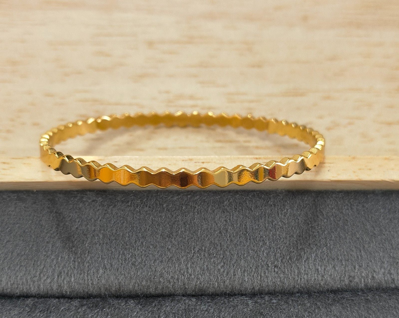 Anti Tarnish Bangle Scalloped Wave Design 18K Gold Plated