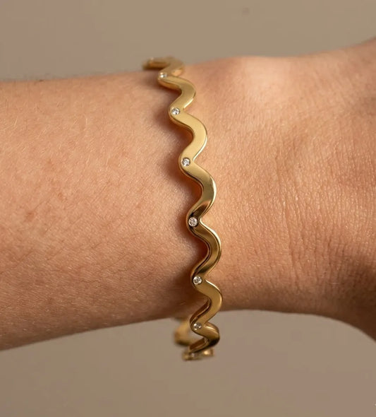 Anti Tarnish Bangle Shimmering Wavy Style 18K Gold Plated