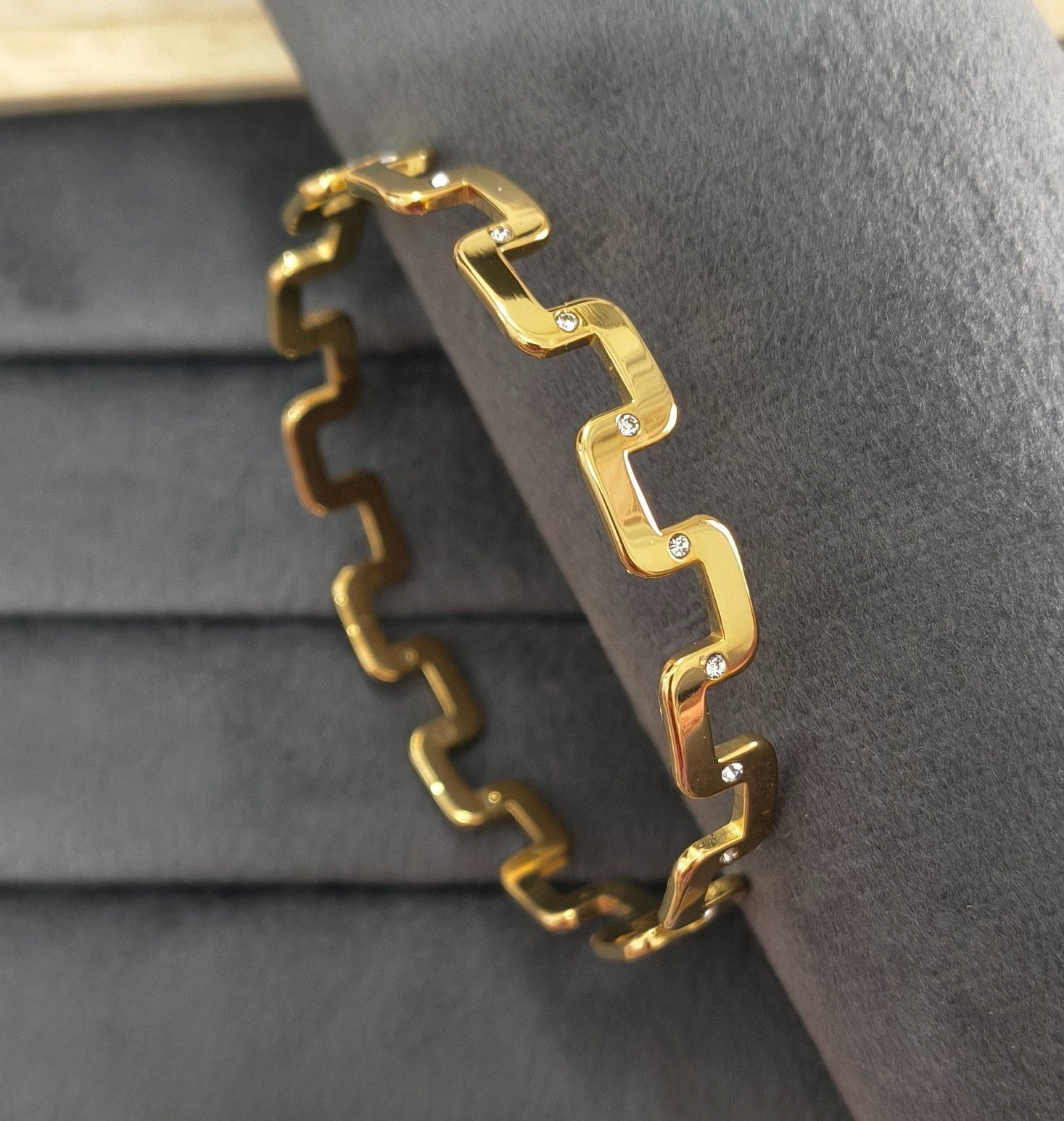 Anti Tarnish Bangle Shiny Square Link Style 18K Gold Plated
