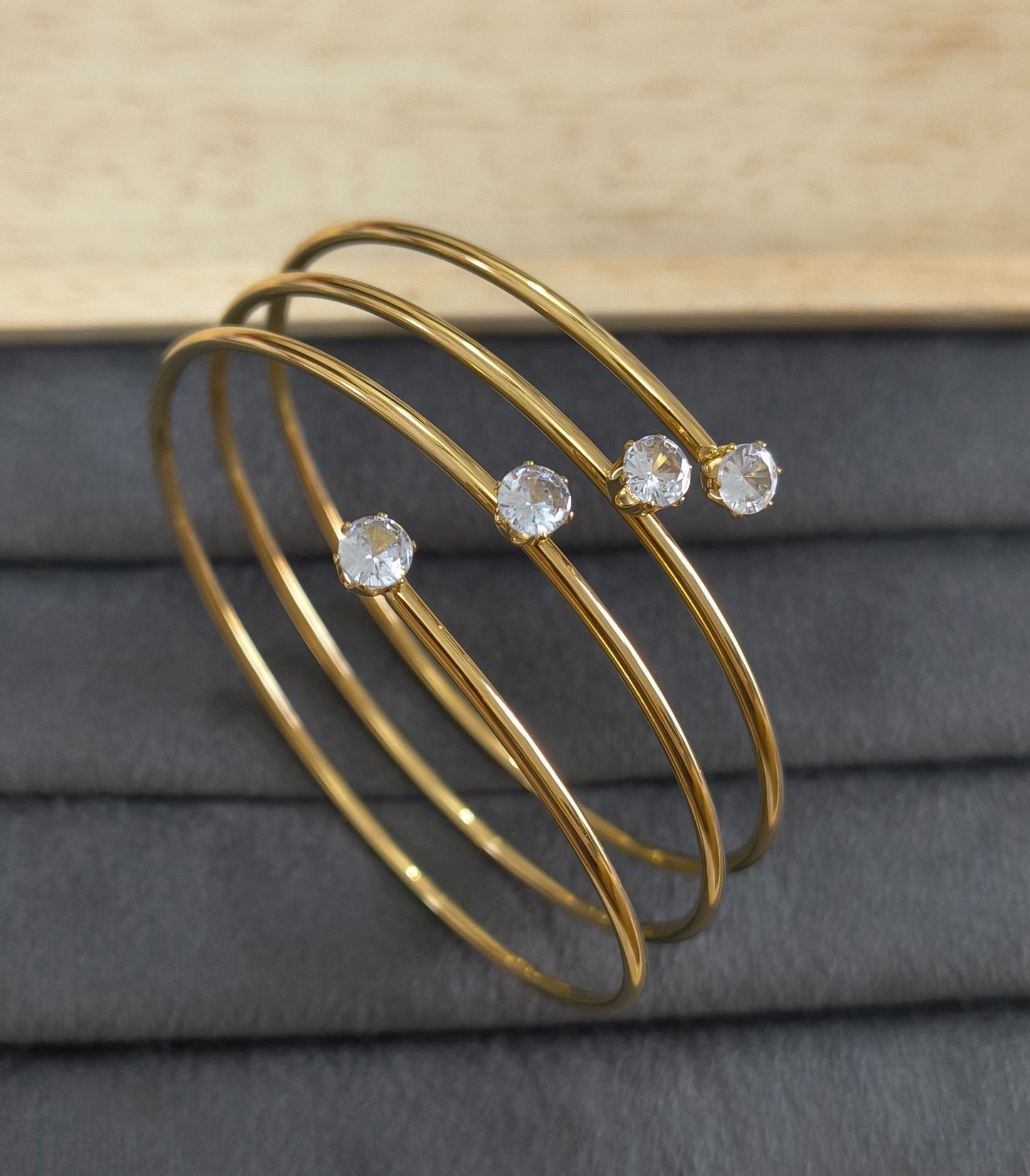 Anti Tarnish Bangle Spiral Zirconia Bangle 18K Gold Plated