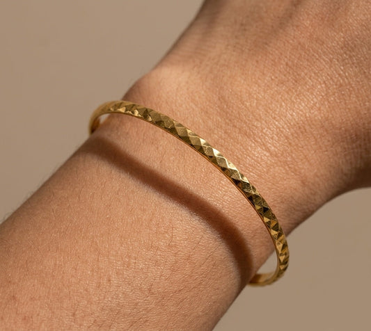 Anti Tarnish Bangle Star Cut Pattern 18K Gold Plated