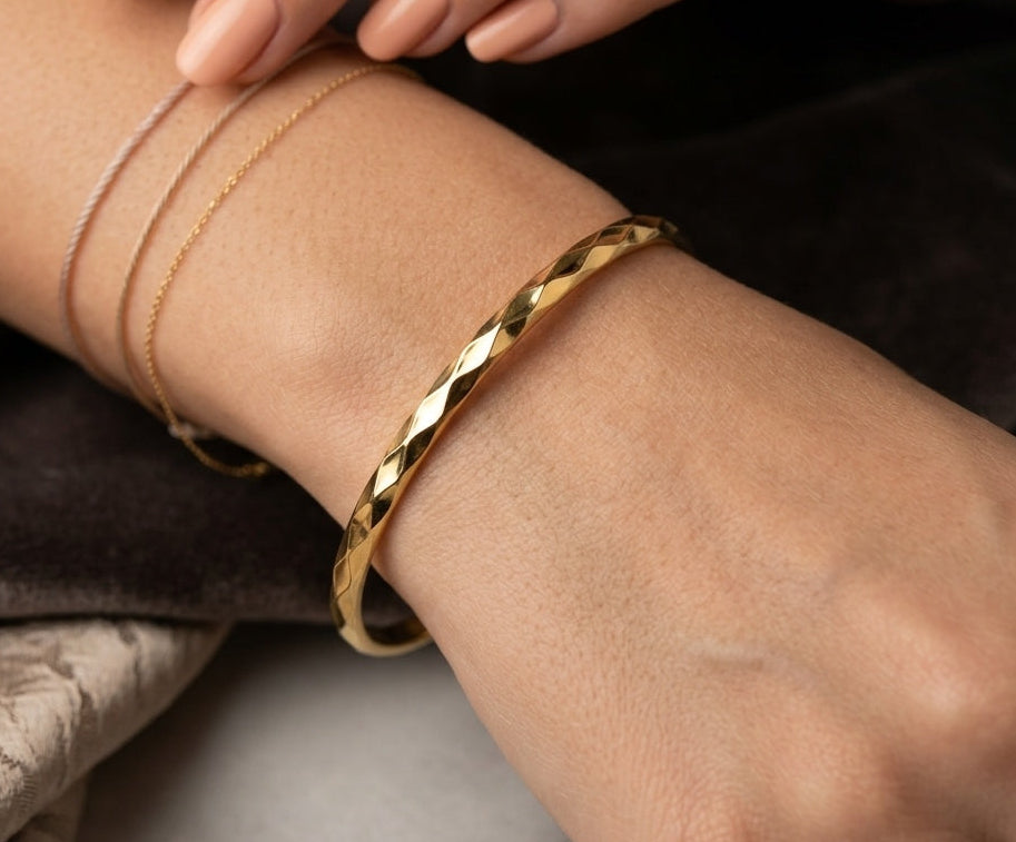 Anti Tarnish Bangle Textured Pattern 18K Gold Plated