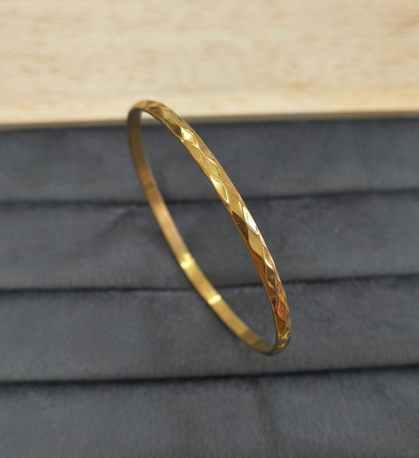 Anti Tarnish Bangle Textured Pattern 18K Gold Plated