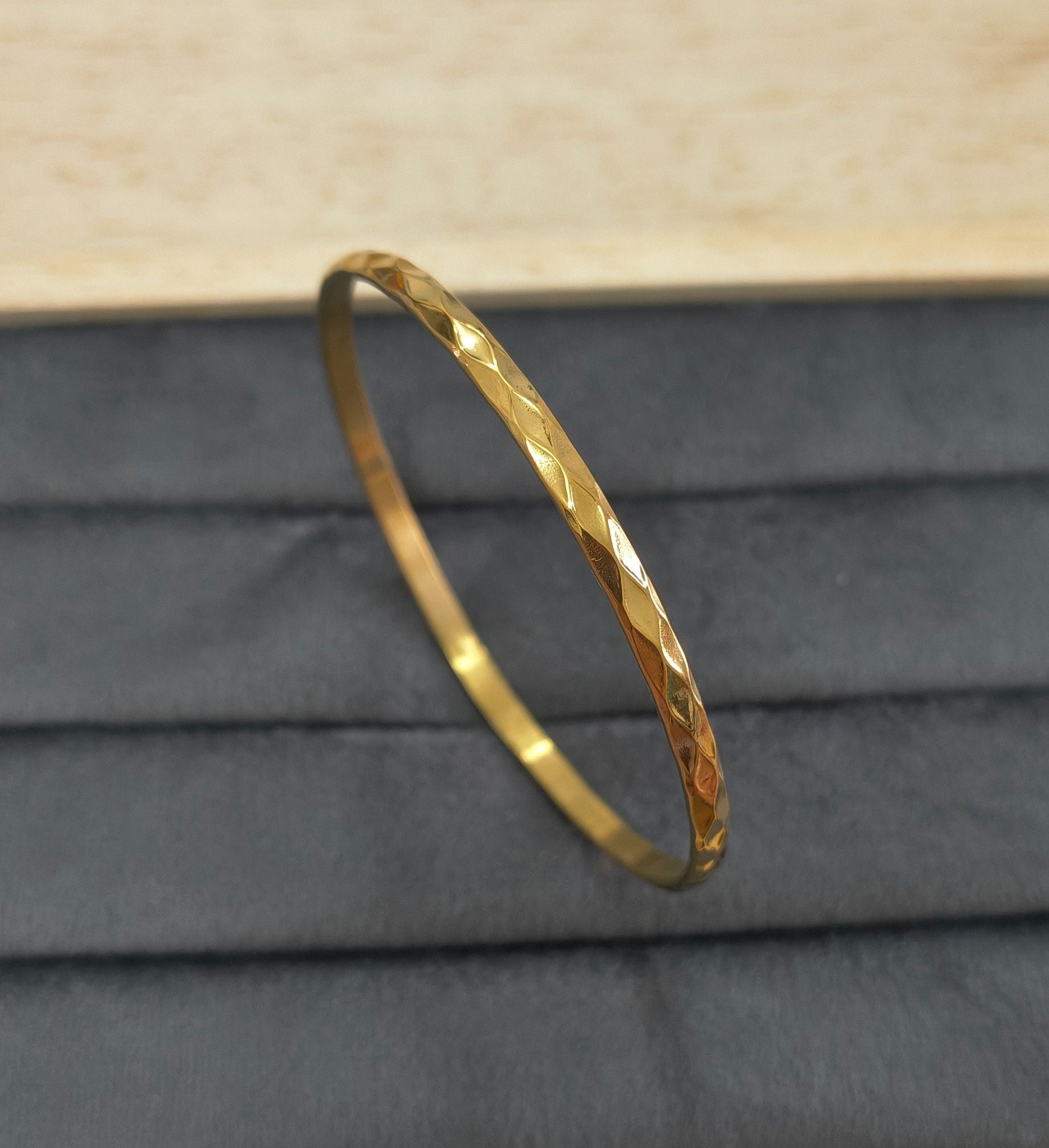 Anti Tarnish Bangle Textured Pattern 18K Gold Plated