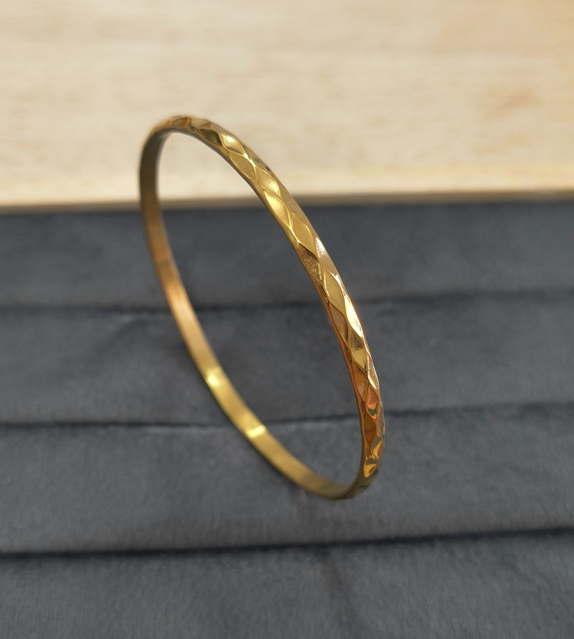 Anti Tarnish Bangle Textured Pattern 18K Gold Plated