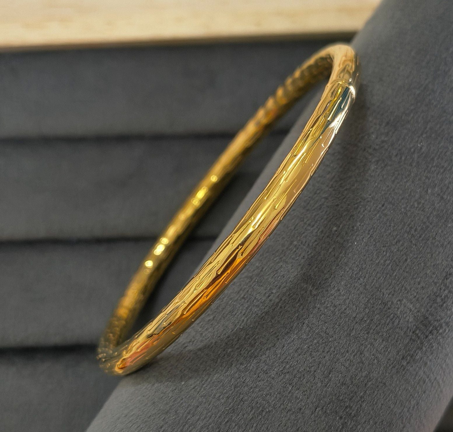 Anti Tarnish Bangle Textured Unisex Bracelet 18K Gold Plated