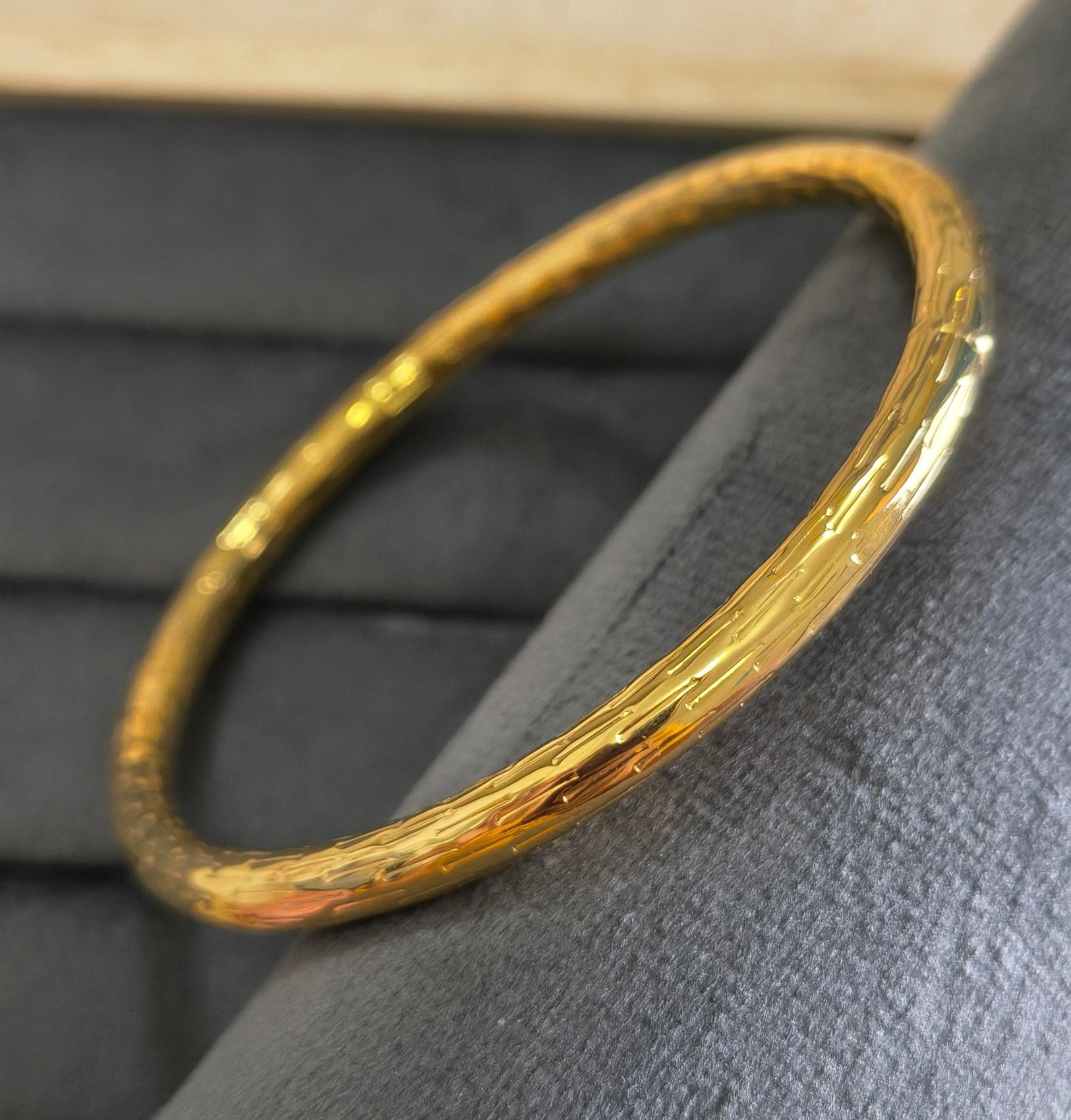Anti Tarnish Bangle Textured Unisex Bracelet 18K Gold Plated